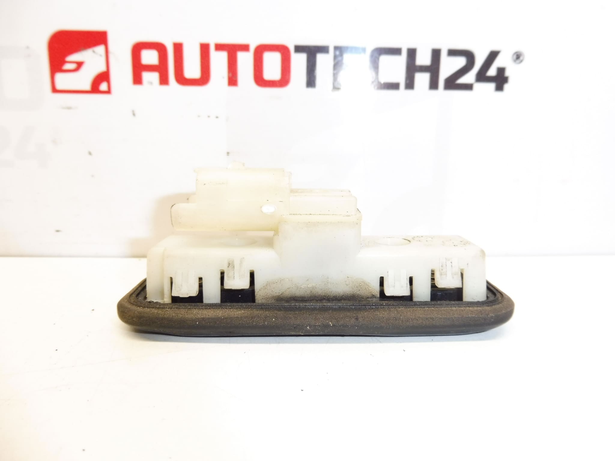 Takaluukun avaimenohjain Citroën Peugeot 6490R3 - Image 2