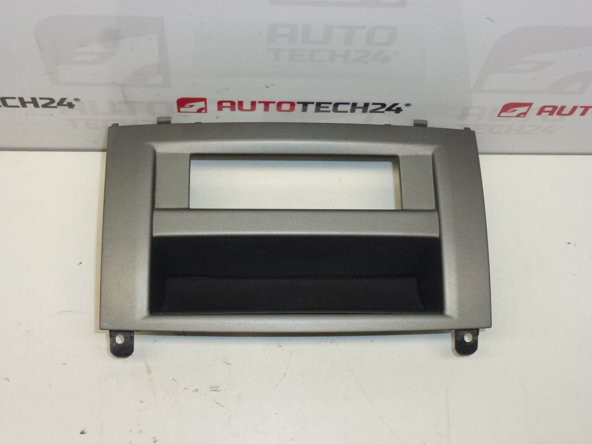Peugeot 407 radion näyttökehys 96577887 77 8265S9