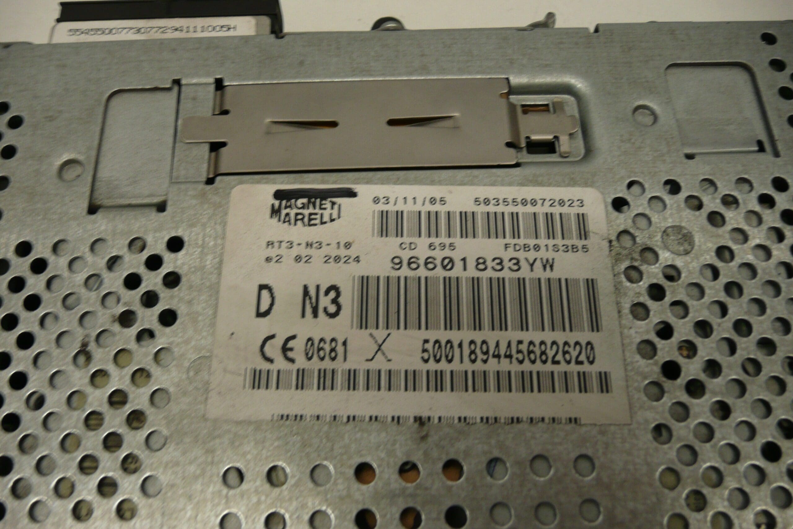 Autoradio Citroën Peugeot RT3-N3 96601833YW - Image 2