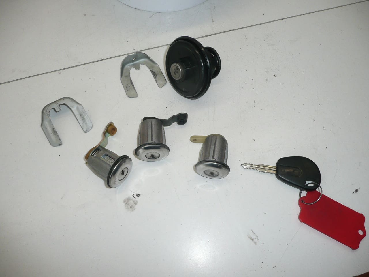 Citroën Berlingo II Avain- ja lukkomallisto - Image 2