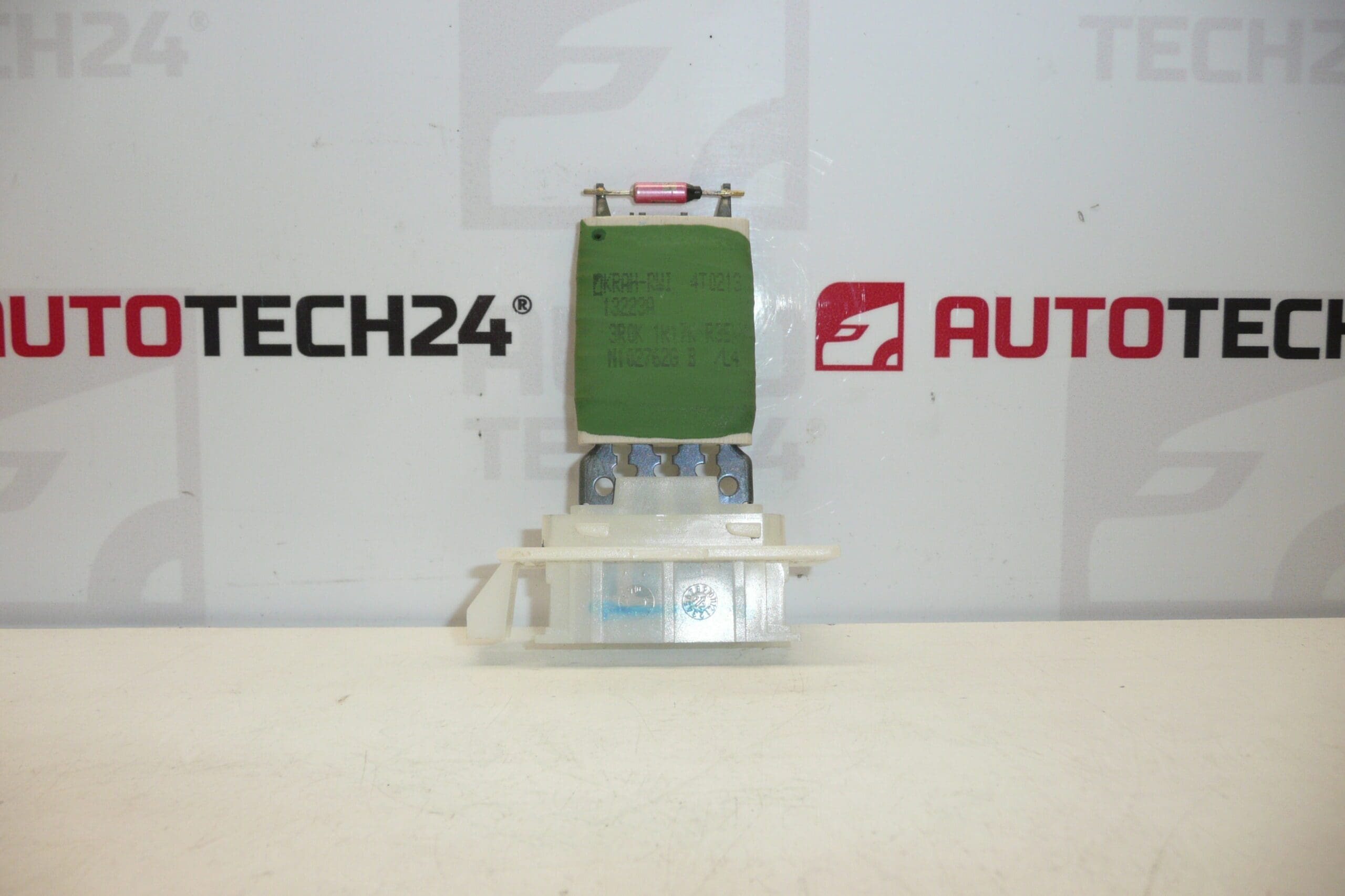 Citroën Peugeot 6445ZA tuulettimen säädin