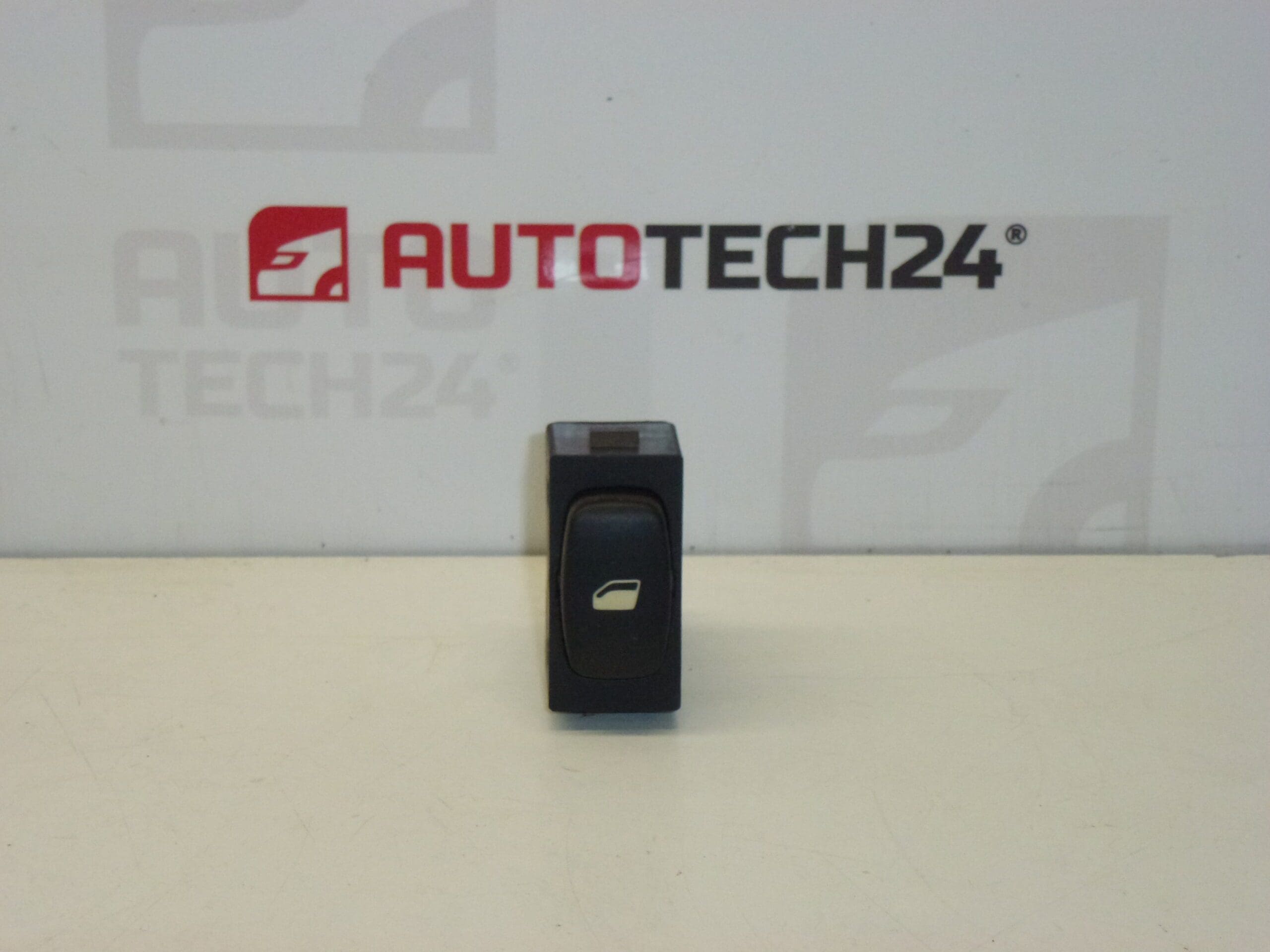 Citroën Peugeot 96360166XT 6554E8 Ikkunanhallinta