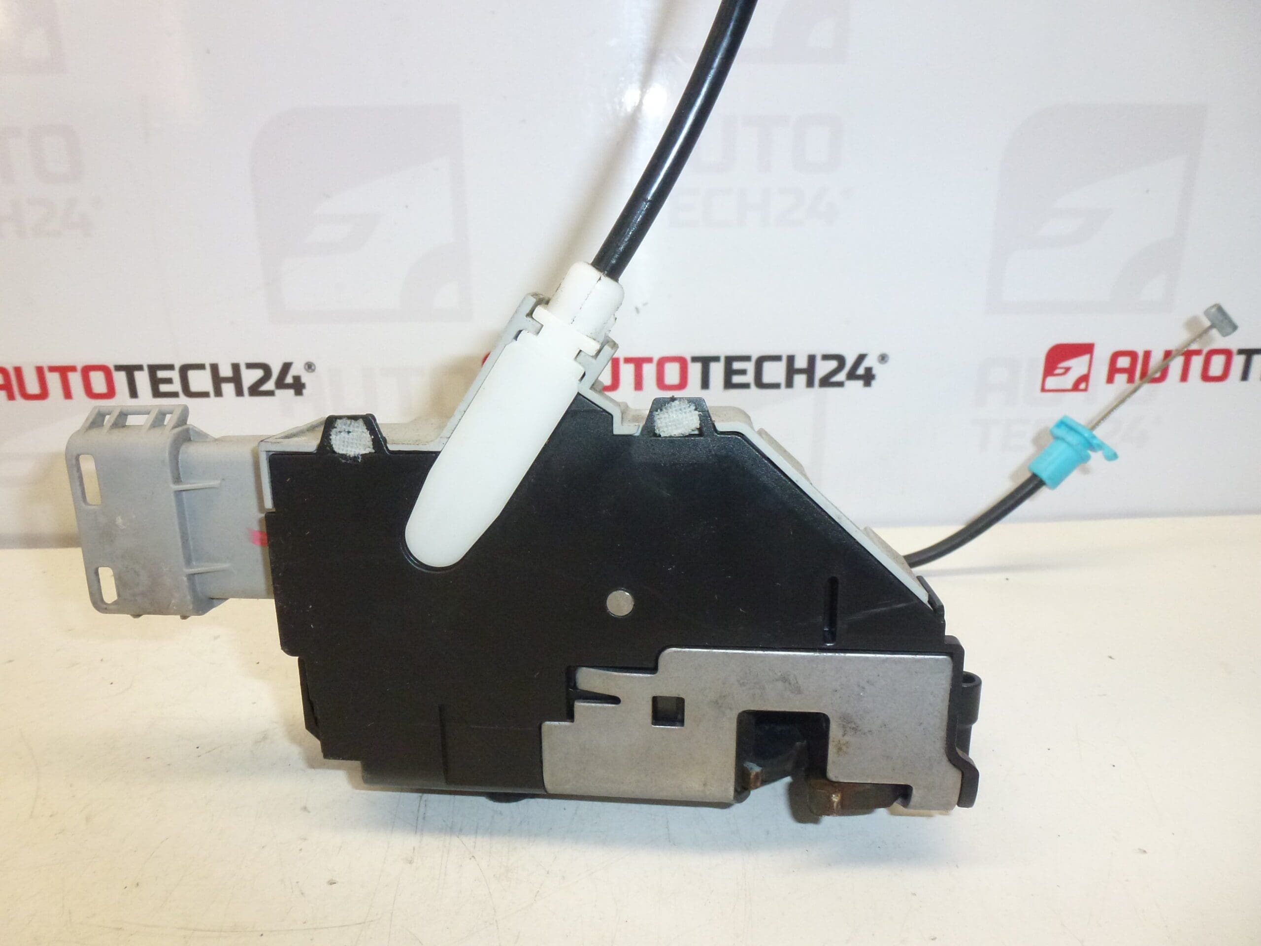 Oikean Takaoven Lukko Citroën C4 5-oviset 9681337080 9138N5 - Image 2