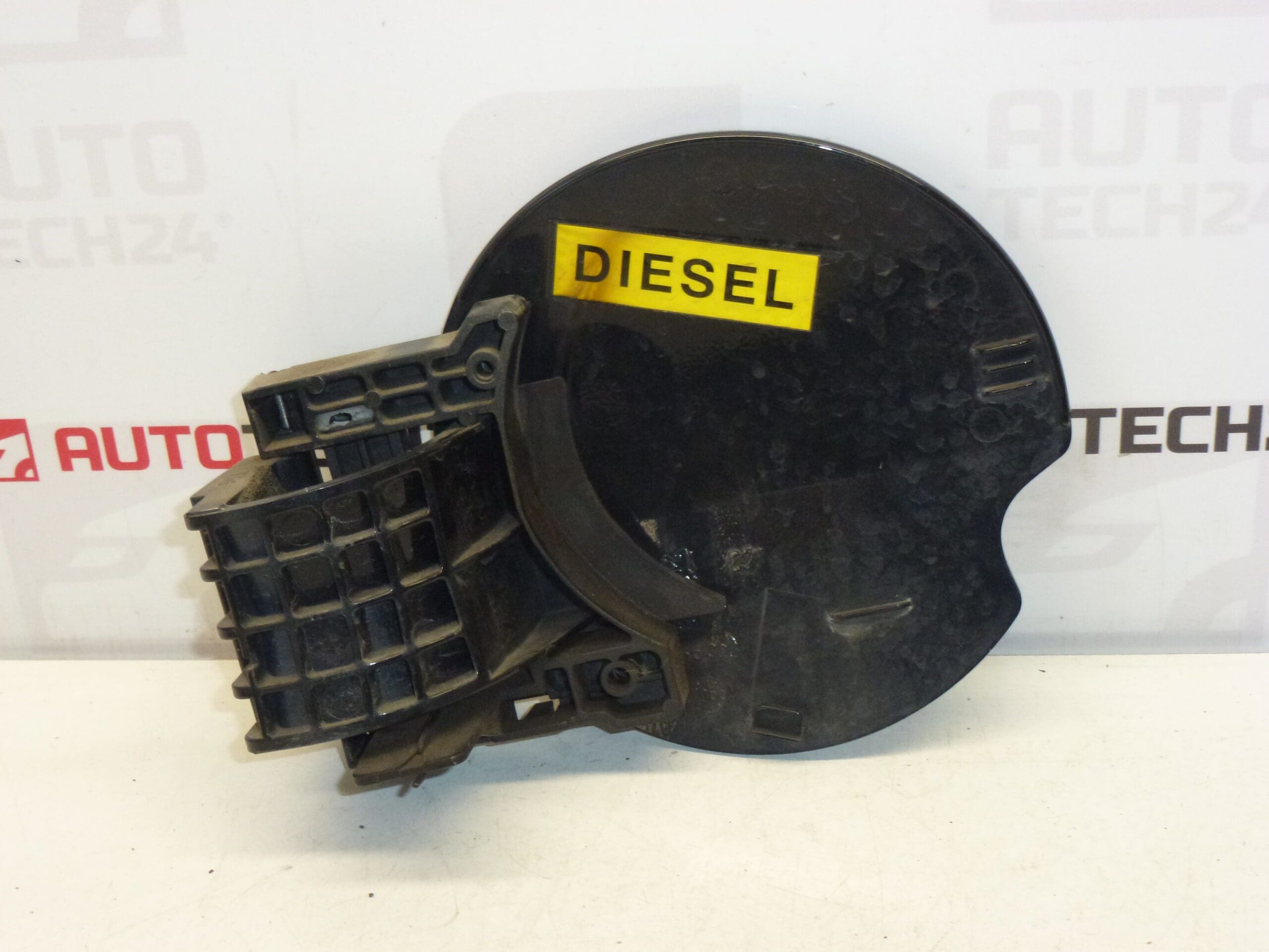 Polttoaineen täyttöaukko EXLD Peugeot 307 CC 9643084577 1517A5 - Image 2