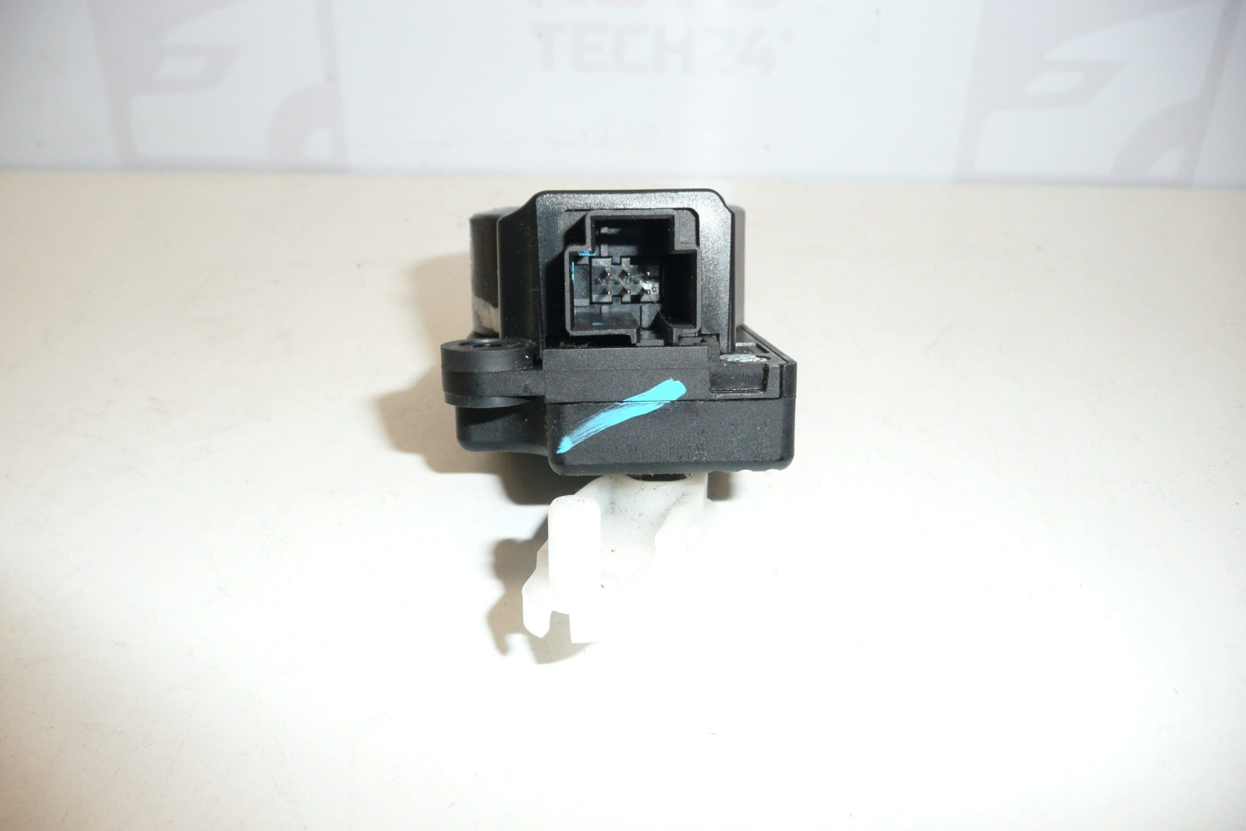 Lämmityspuhaltimen servomoottori Citroën/Peugeot BEHR EAD511 H1961 B - Image 2