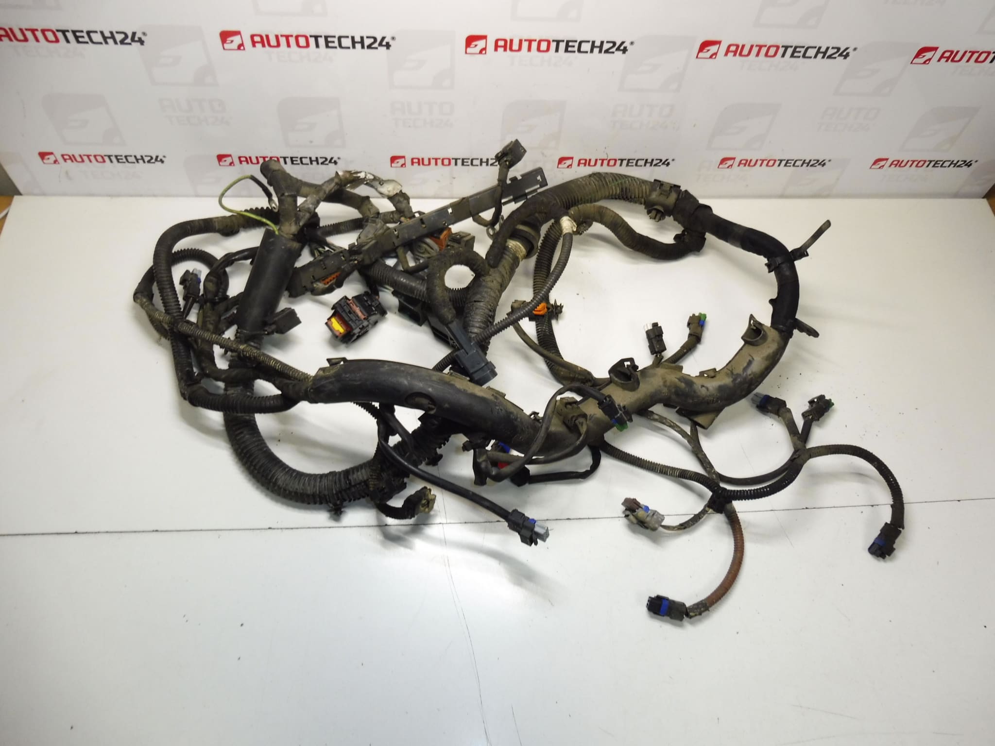 Täydellinen moottorikokoonpano 2.0 HDI 100 KW Citroën Peugeot 1401048380 6569HZ