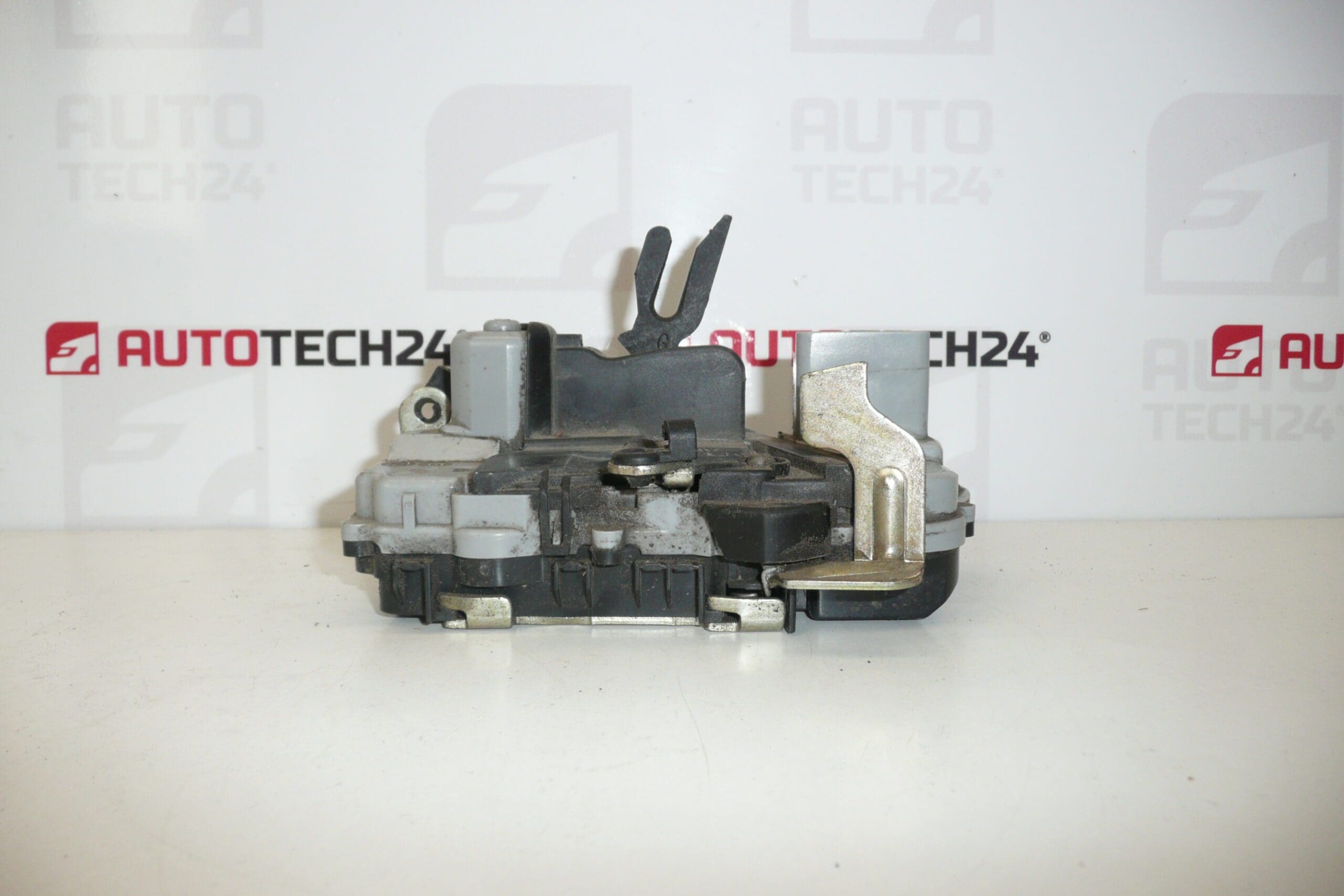 Vasemman etuoven lukon kuljettaja Citroën Xsara 9135H4