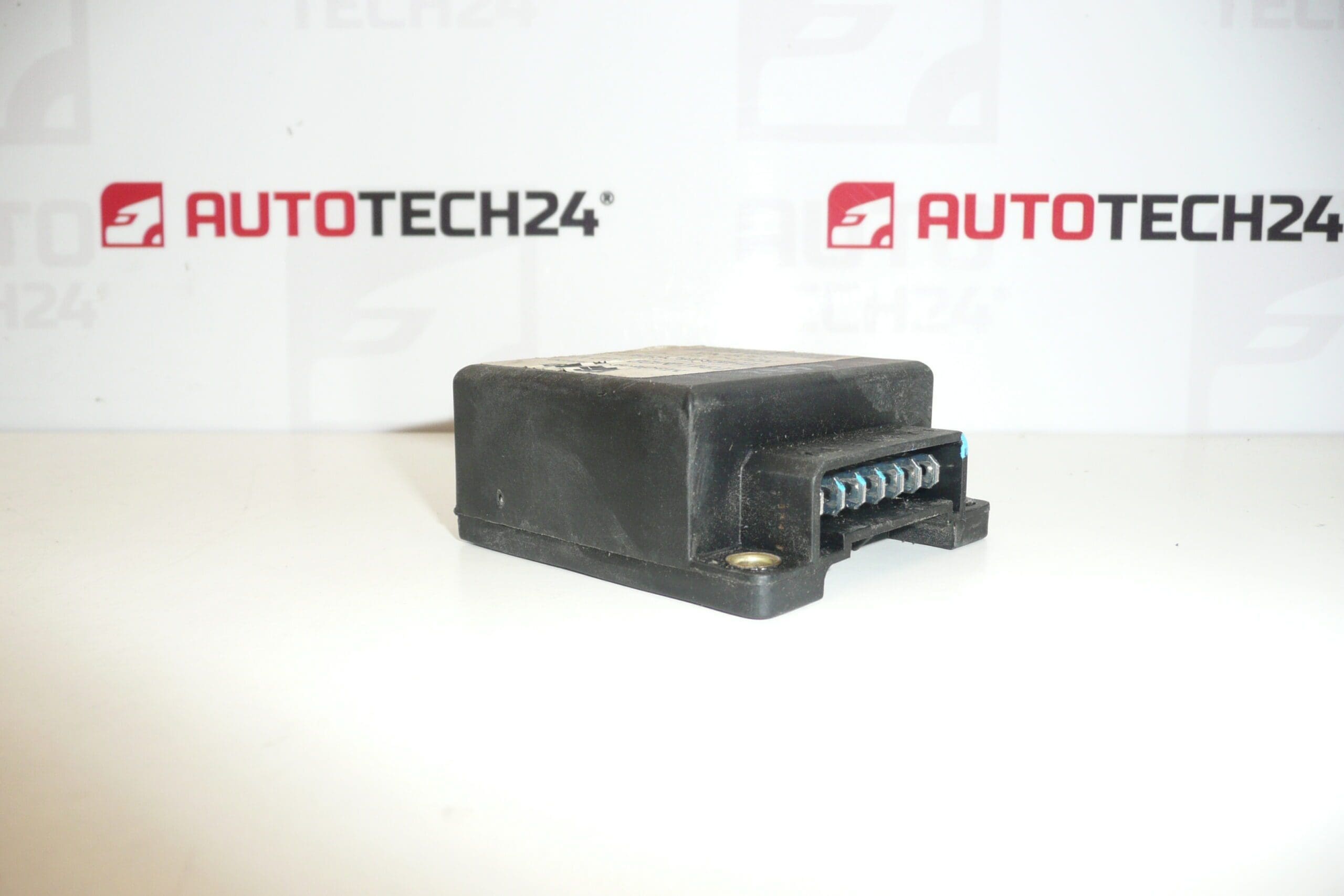 Valeo ilmastointilaitteen termostaatti 73410602 6461A4