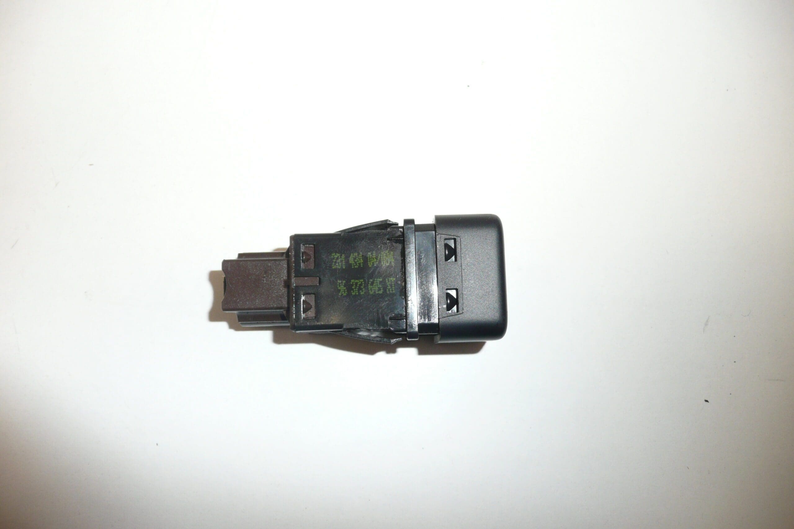 Matkustajan turvatyynyn kytkin Citroën Peugeot 96373645XT 8216C8