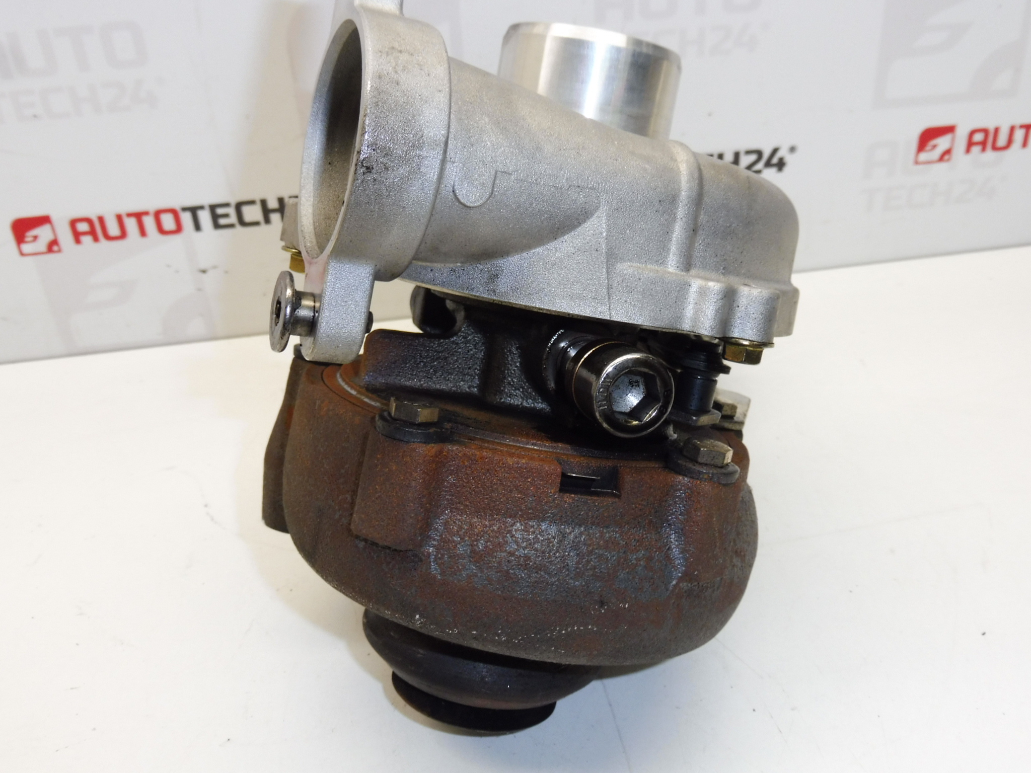 Kunnostettu turbo 1.6 HDI 80KW GARRETT GT1544V 0375J6