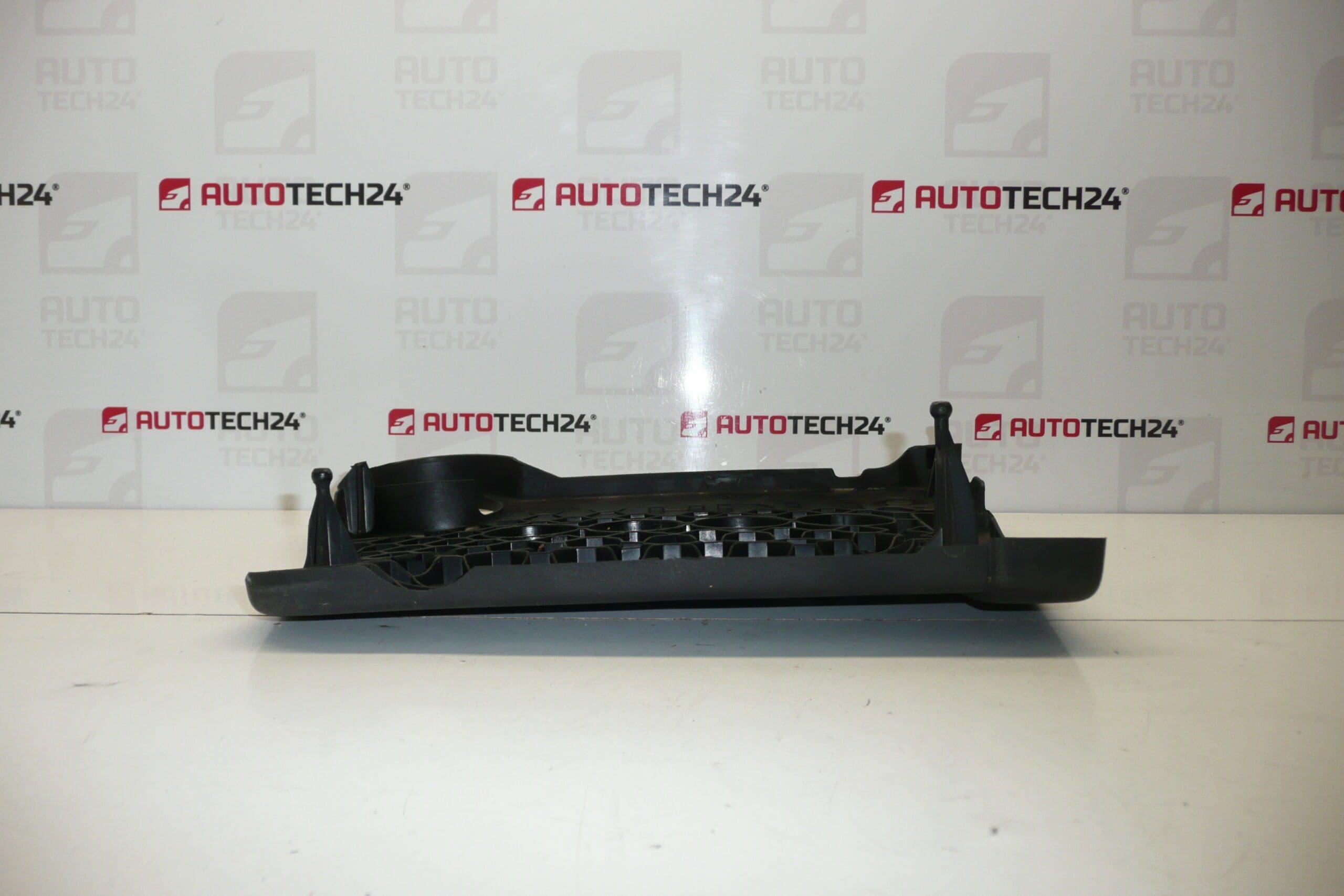 Moottorin kansi 1.4 HDI Citroën 9642085280 013745