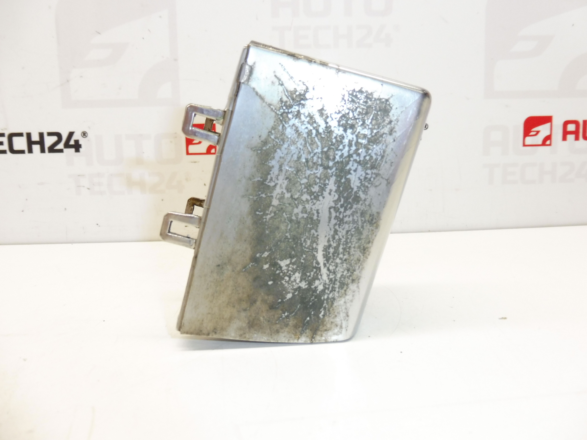 Deflektorin kansi vasemman takaoven ulkokahvalle Citroën Peugeot kromi 1484501077 9101EH