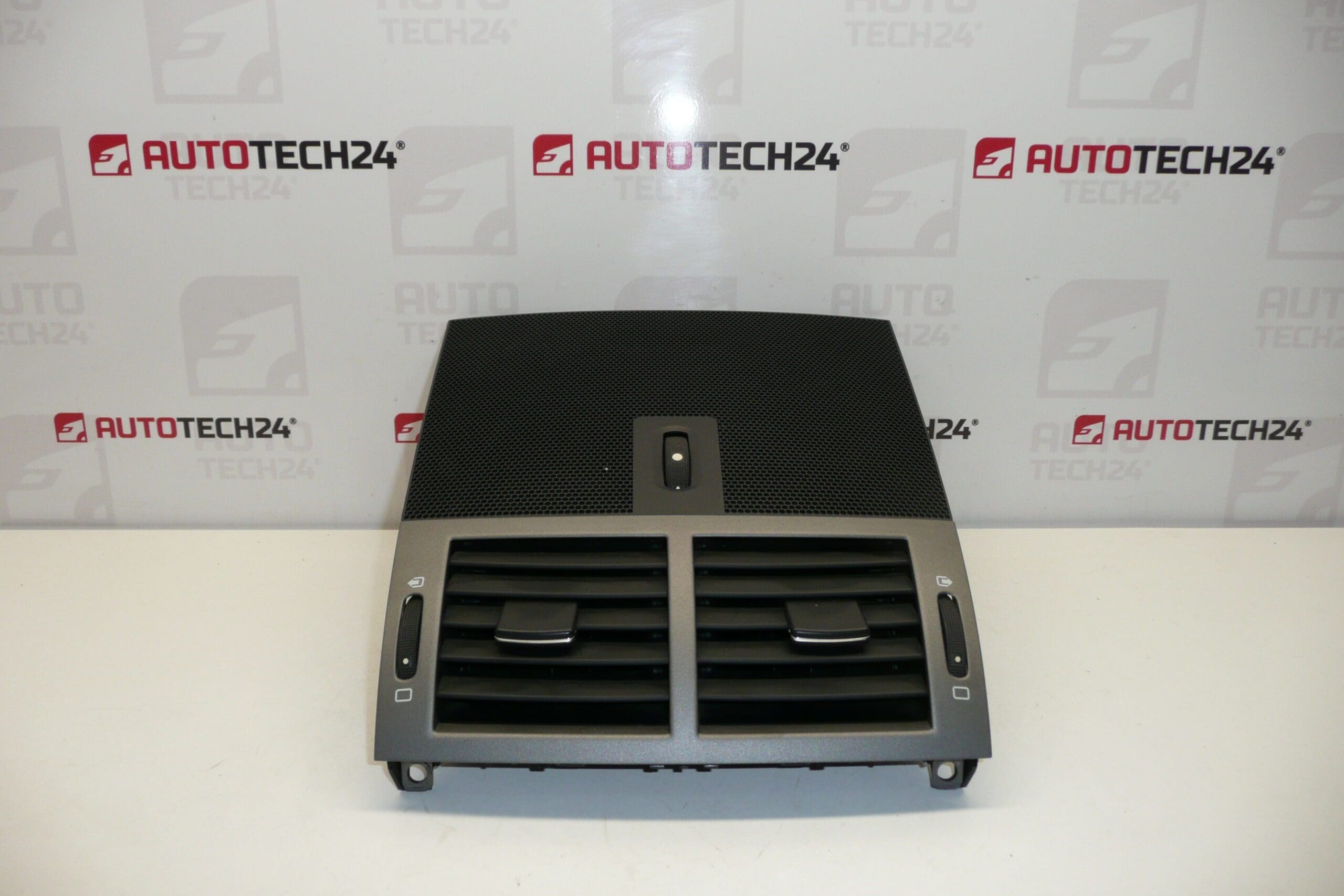 Tuuletusaukot Peugeot 407 9644589777 8265L2