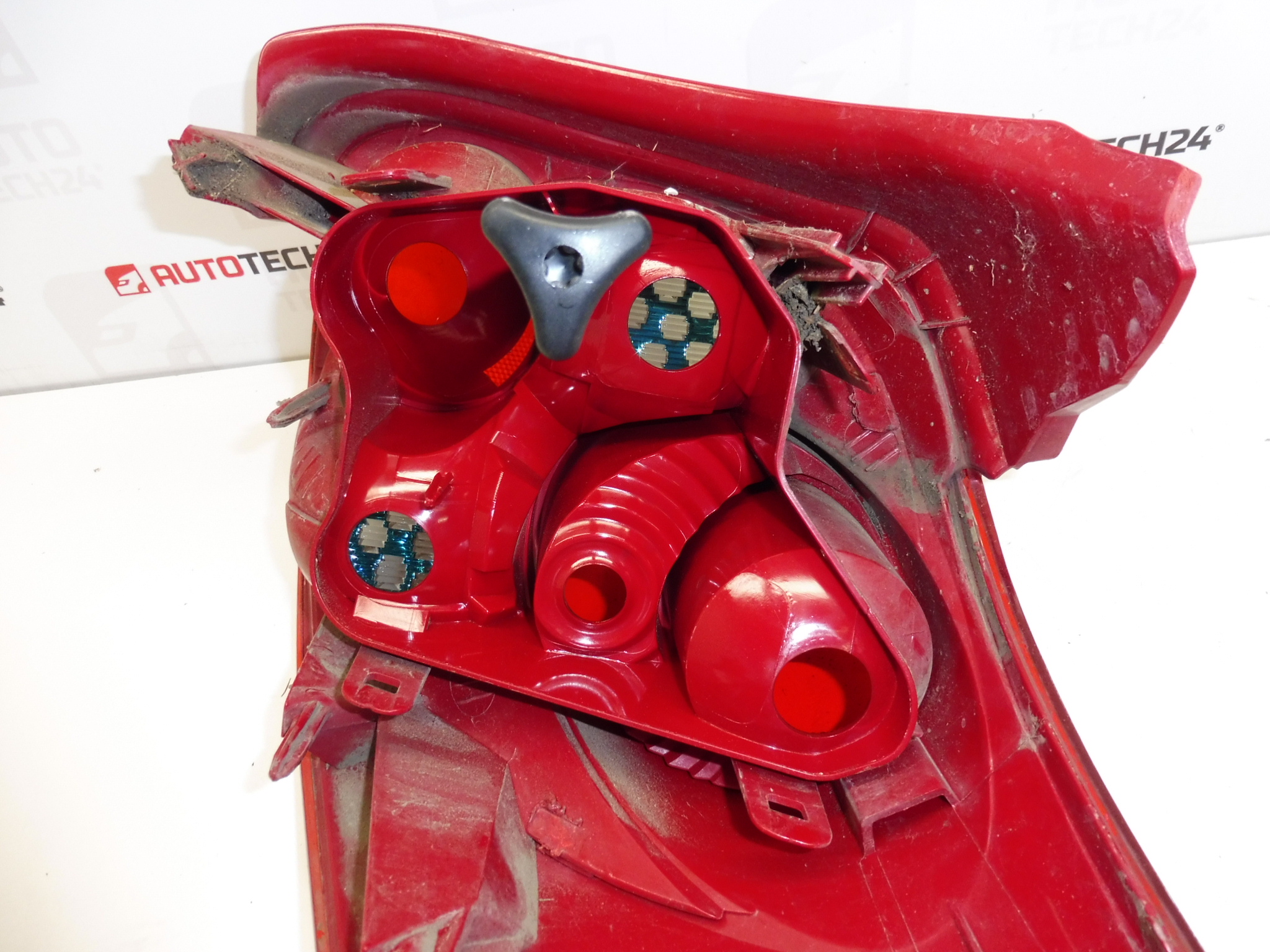 Vasen takavalo Peugeot 207 SW 9680158080 6350CT