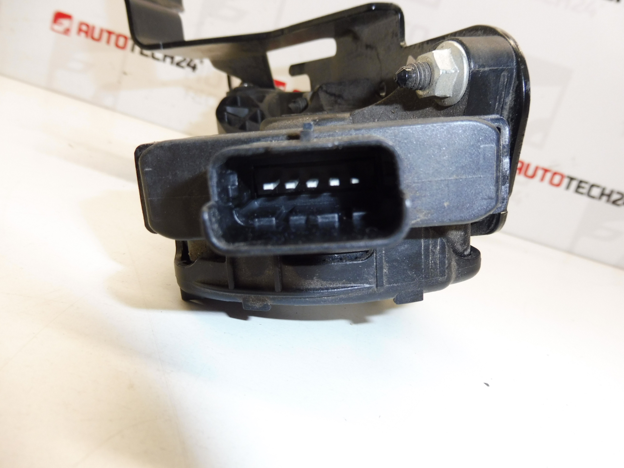 Kaasupoljin HELLA Citroën Peugeot 1400838680 1601S6