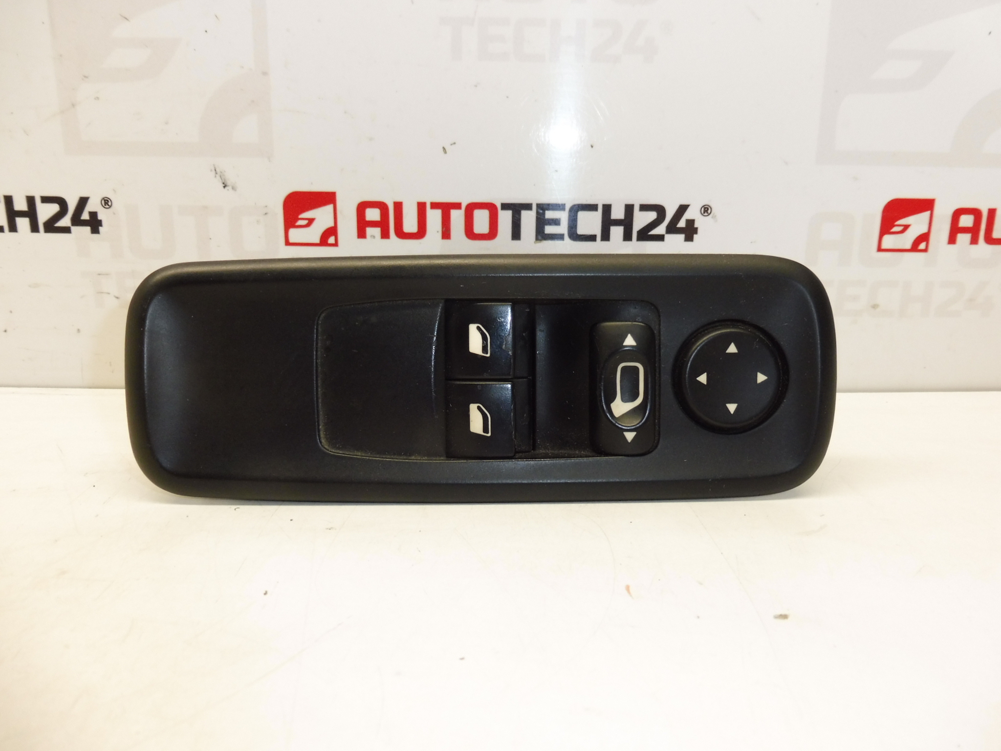 Kuljettaja Citroën C8 Peugeot 807 14996350XT 6554RV