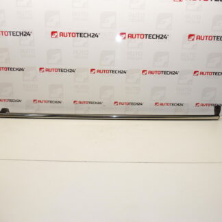 Kromilista oikeaan takaoveen Citroen C4 Picasso 9334N8