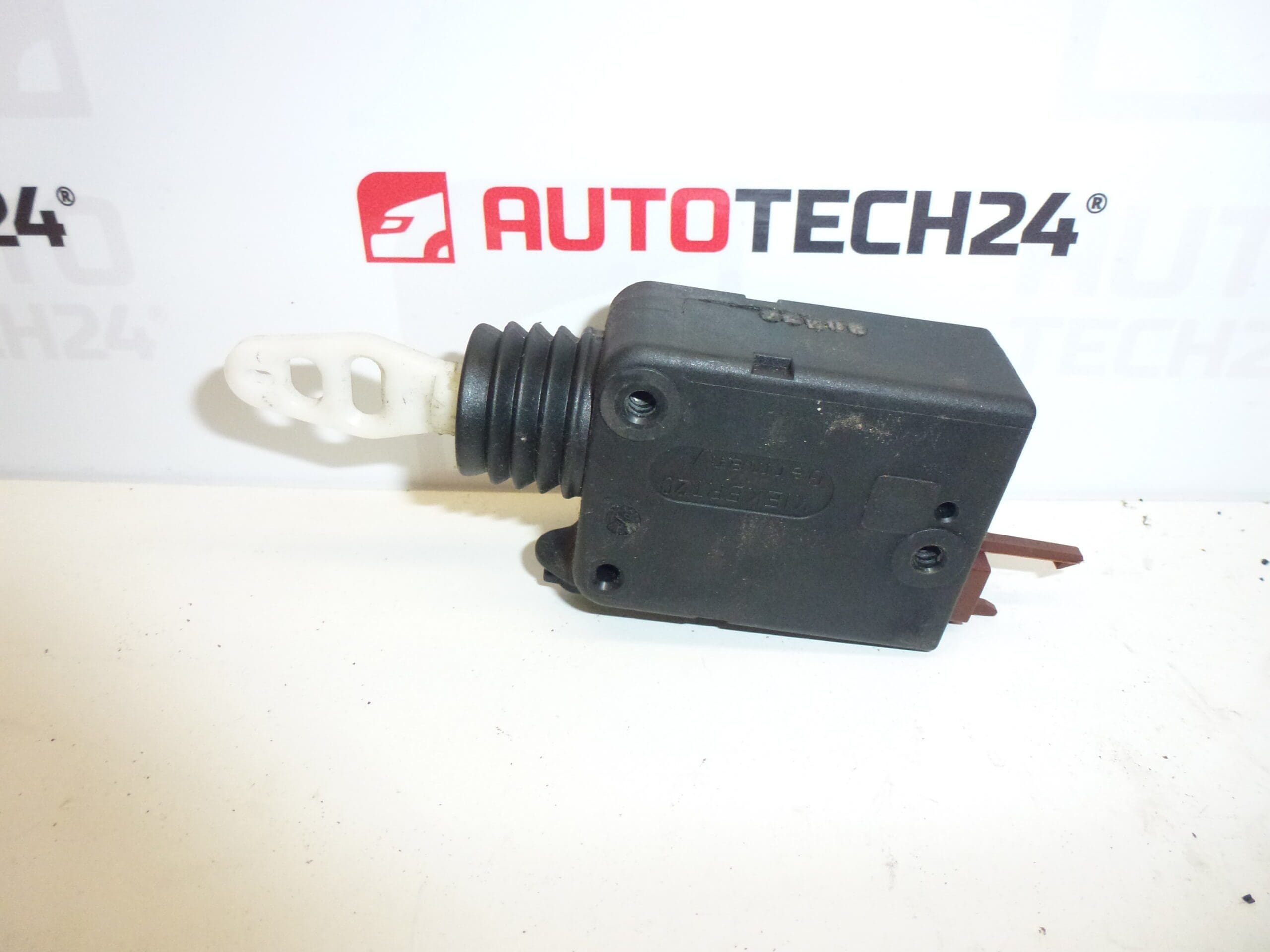 Citroën Peugeot 661503 lukitusmoottori