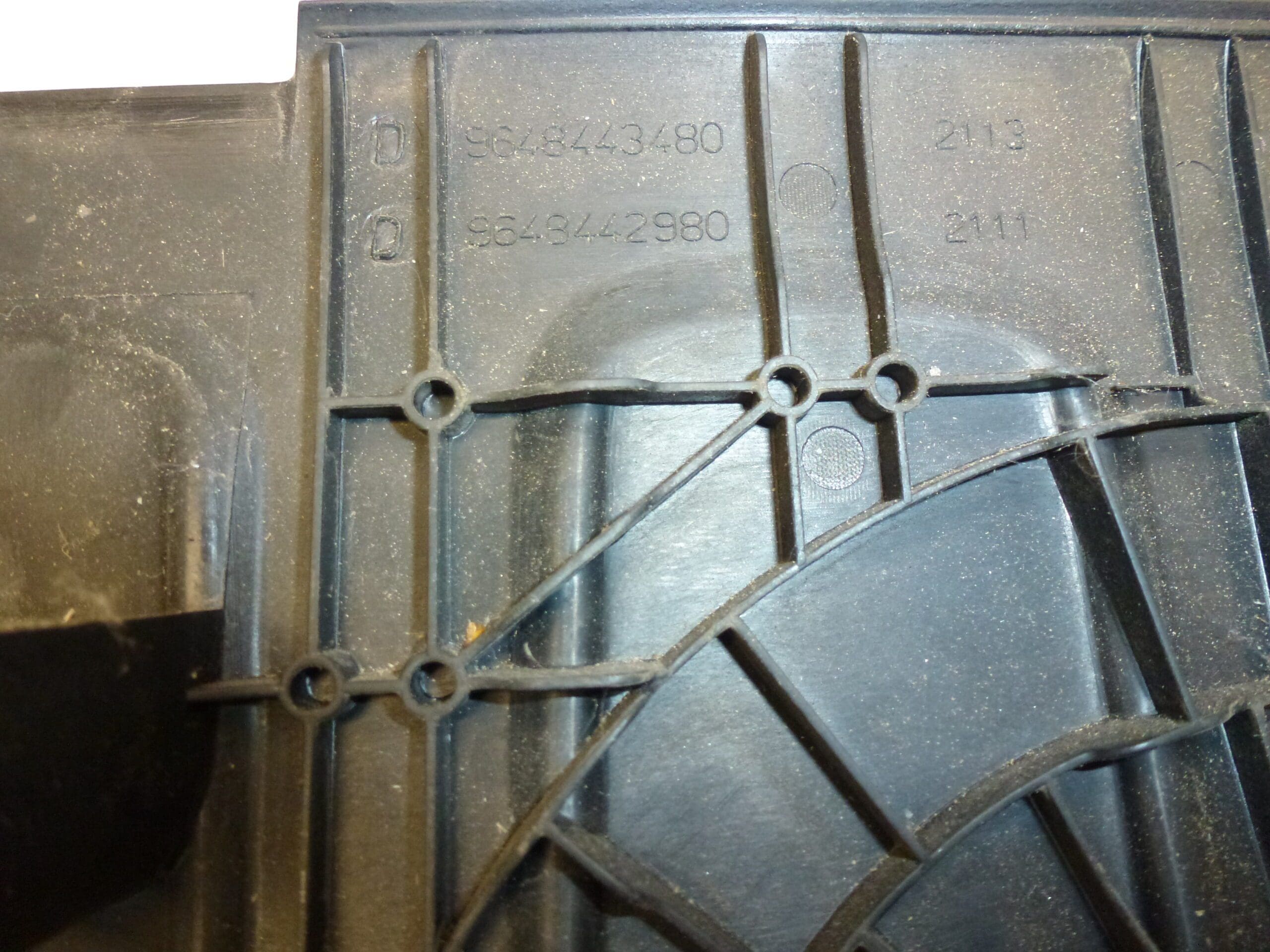 Moottorin kansi 1.4 16V KFU Peugeot 9648442980 0137E0