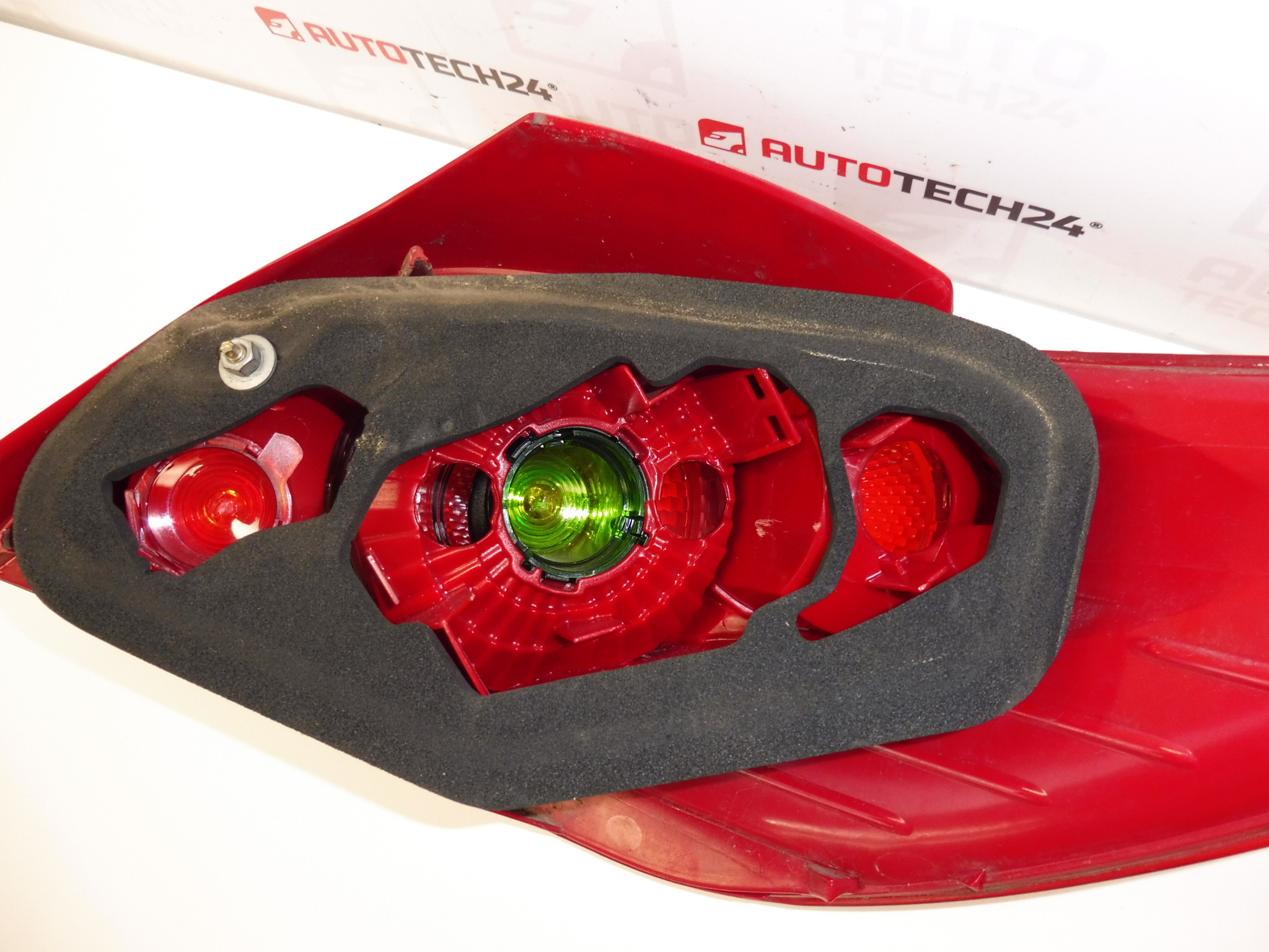 Vasen takavalo Peugeot 307 557676 6350X0