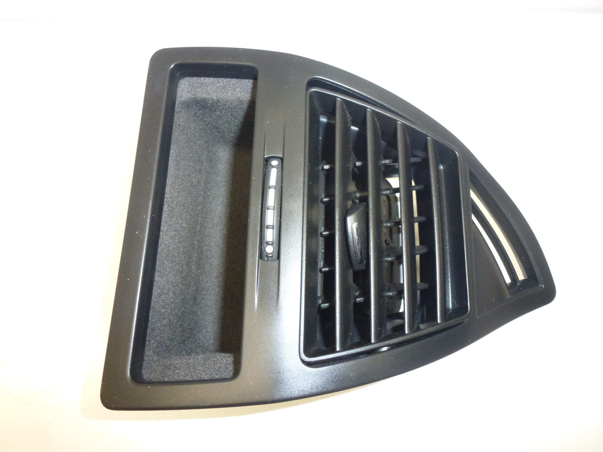 Tuuletusaukko oikea Citroën C4 9649598677 9649598977