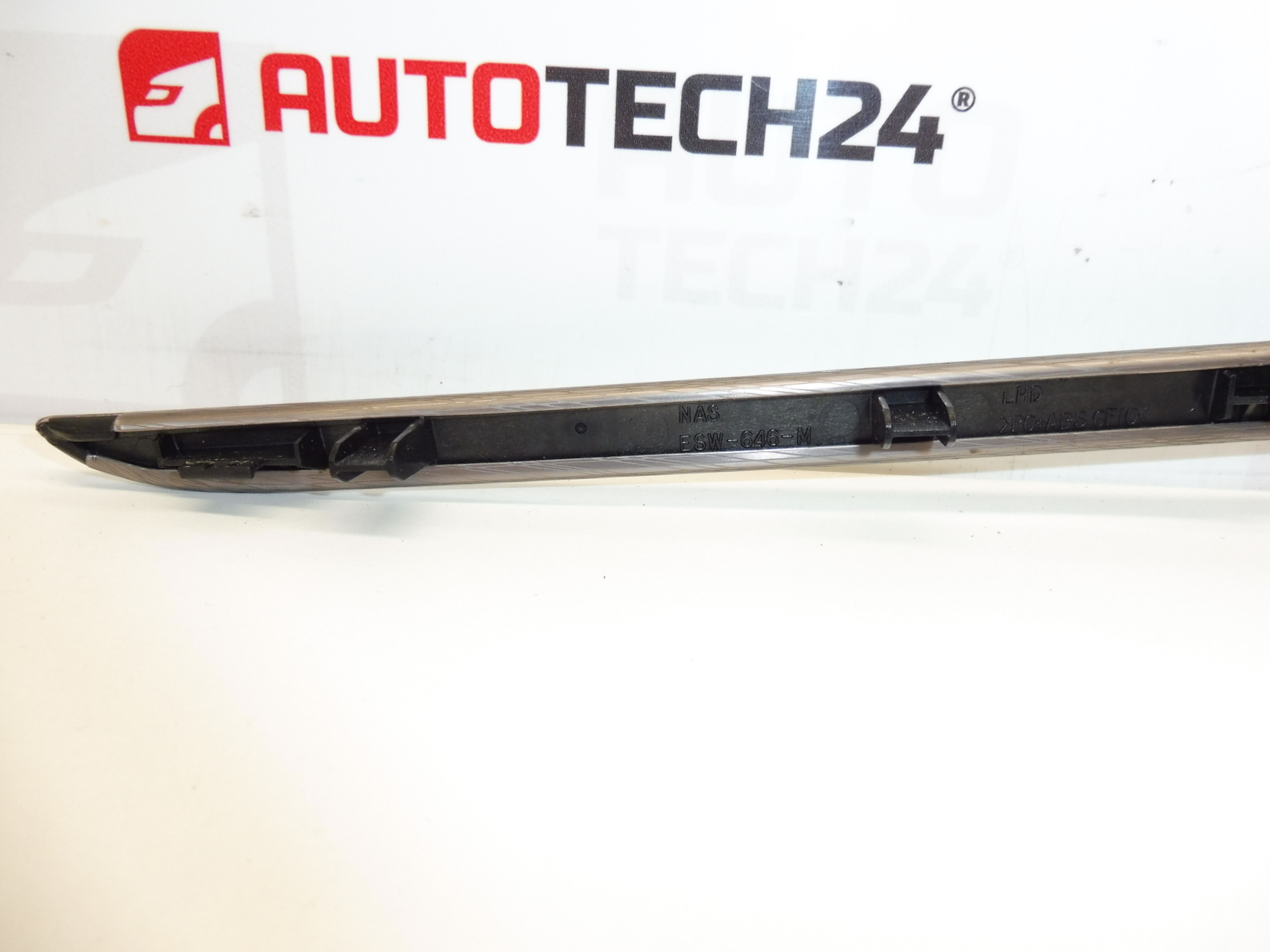 Kojelaudan koristelista Citroën C5 X7 9683709880 8231S1