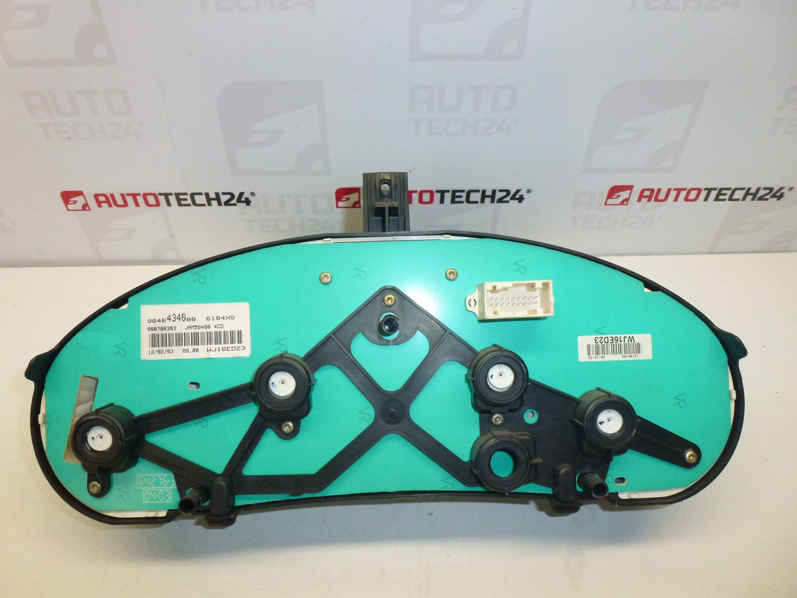 Nopeusmittari vakionopeudensäädin Citroën Peugeot 282000 km 9646434080 6105QH