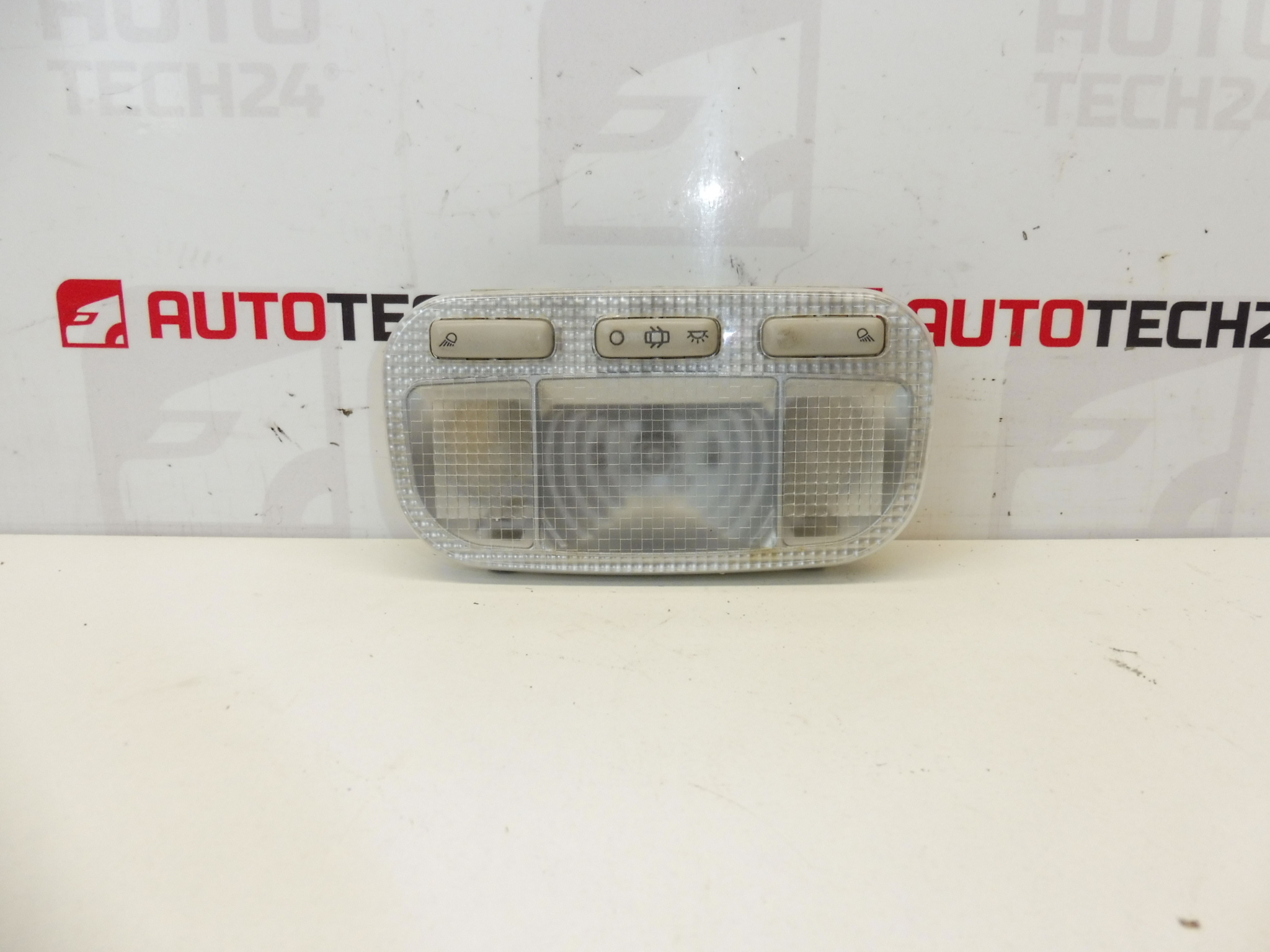 Kattovalo edessä Citroën C5 X7 6362Q2