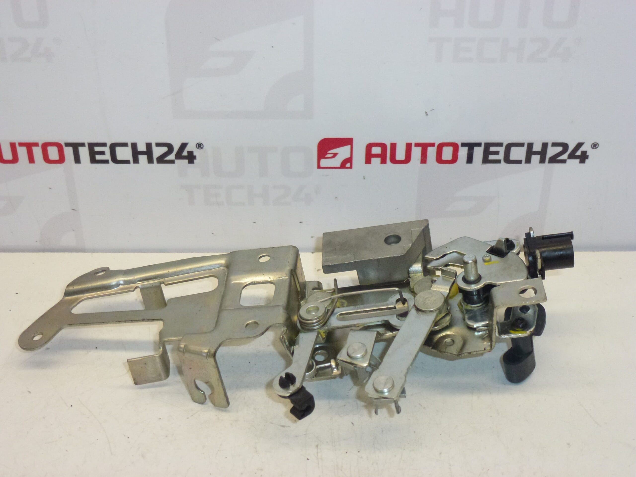 Oikea takaoven lukko Citroën Peugeot 9138H2