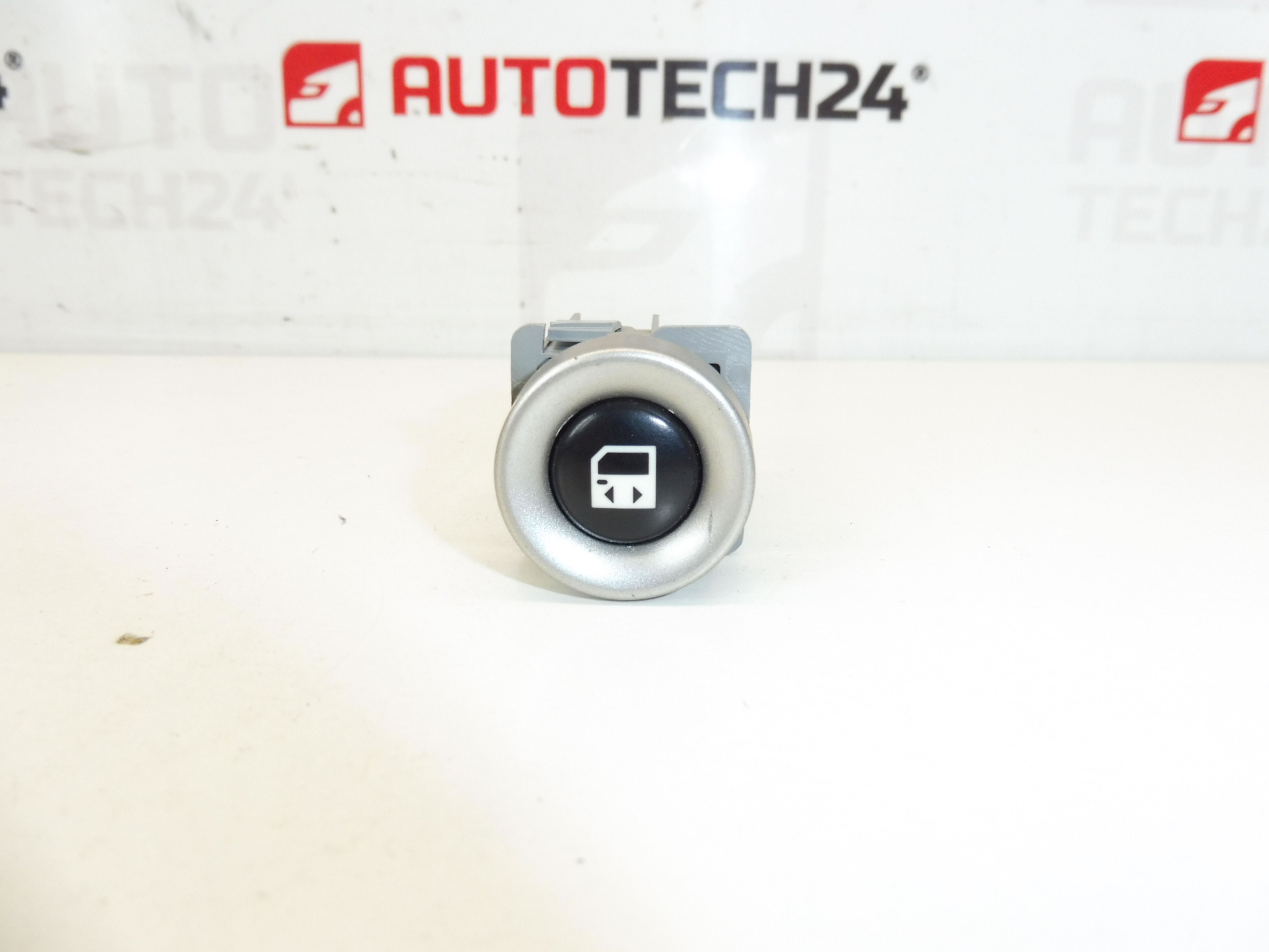 Takaoven toimilaite Citroën C8 Peugeot 807 1488929077 6554N1