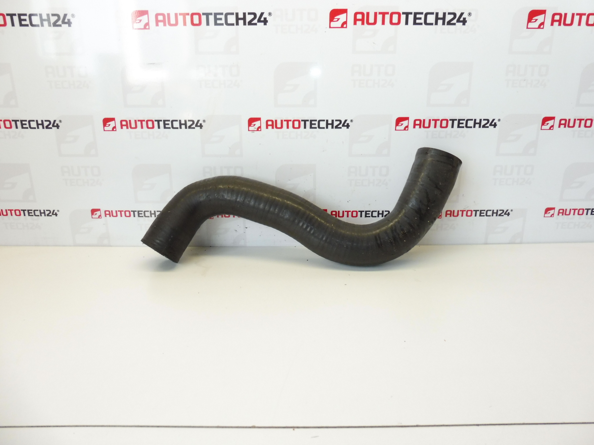 Ilmaliitäntä välijäähdytin Citroën Peugeot 2.2 HDI 0382HG