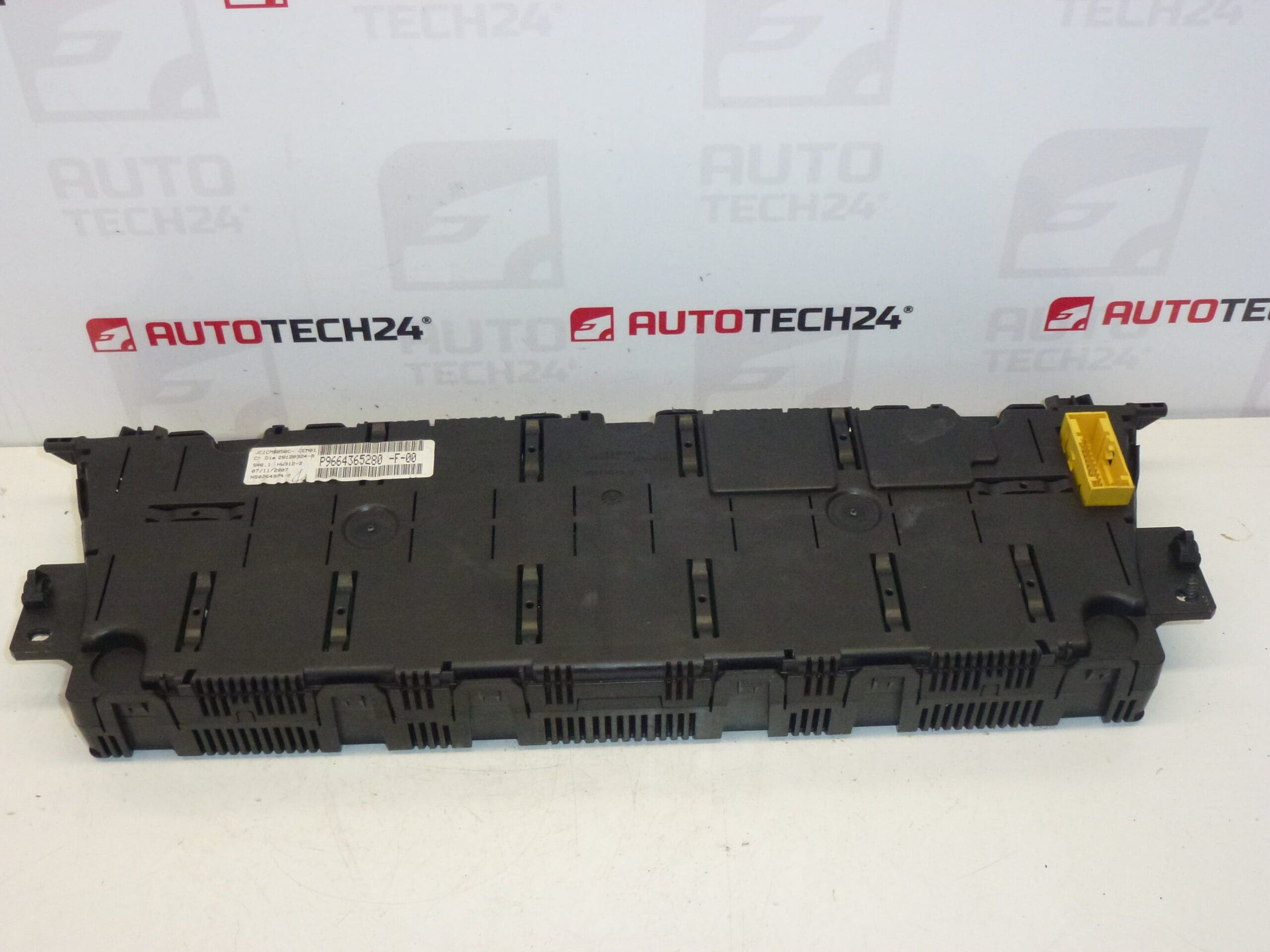 Nopeusmittari Citroën C4 Picasso ajettu 360 tuhatta km 9664365280-F-00