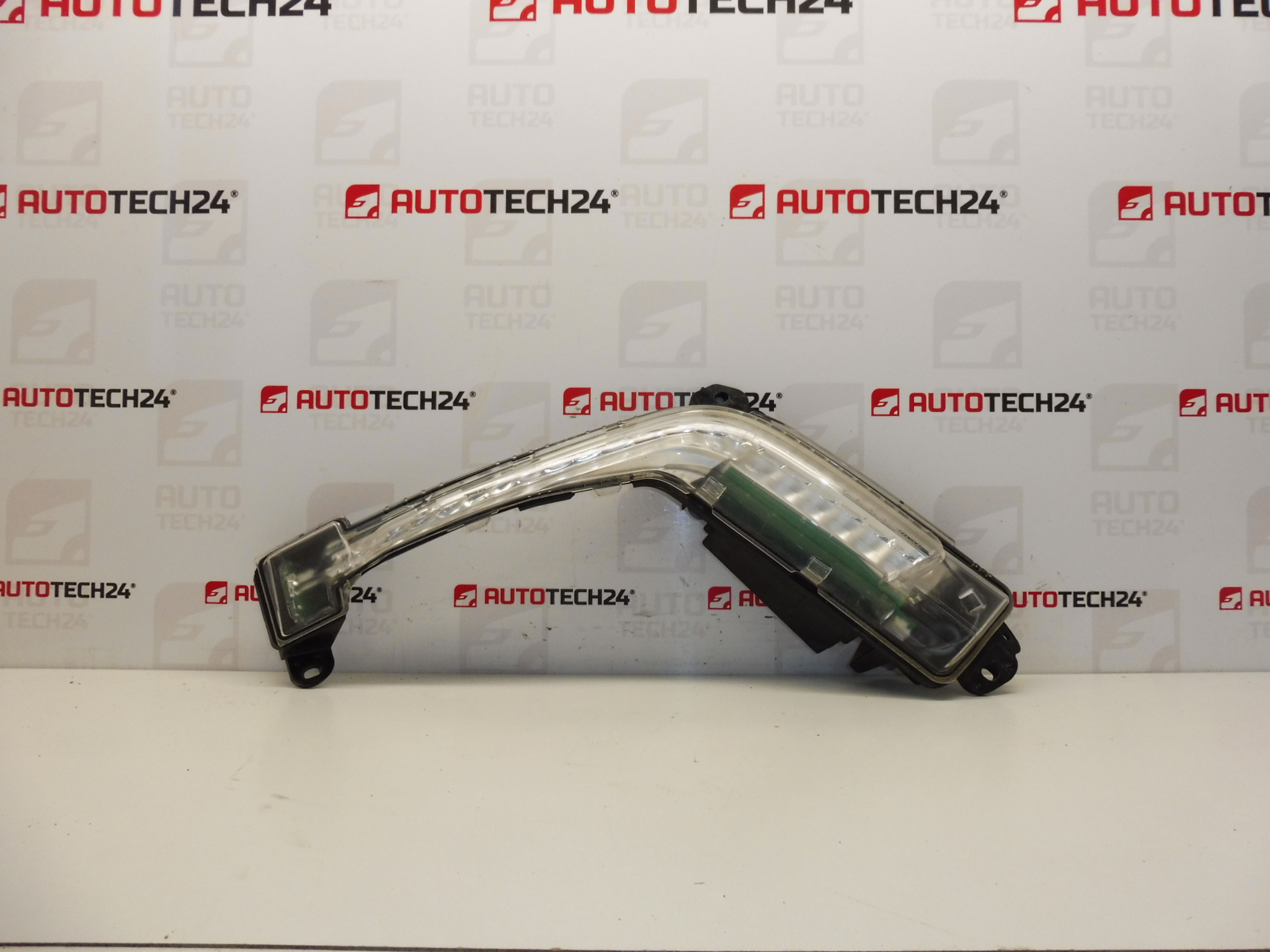 Oikeat päiväajovalot Valeo LED Peugeot 308 89207849 6206X4