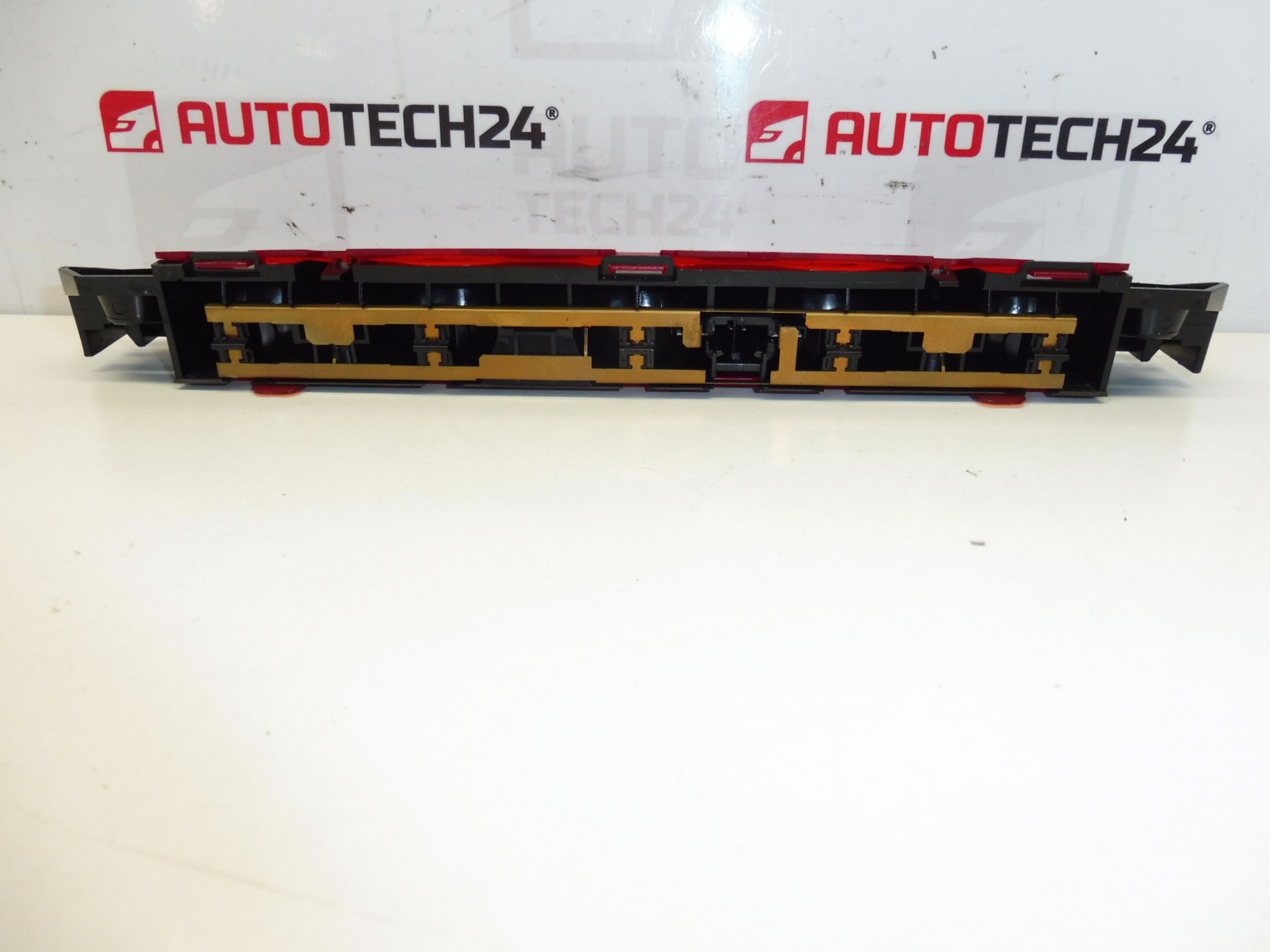 Kolmas jarruvalo Peugeot 407 sedan 6351S9