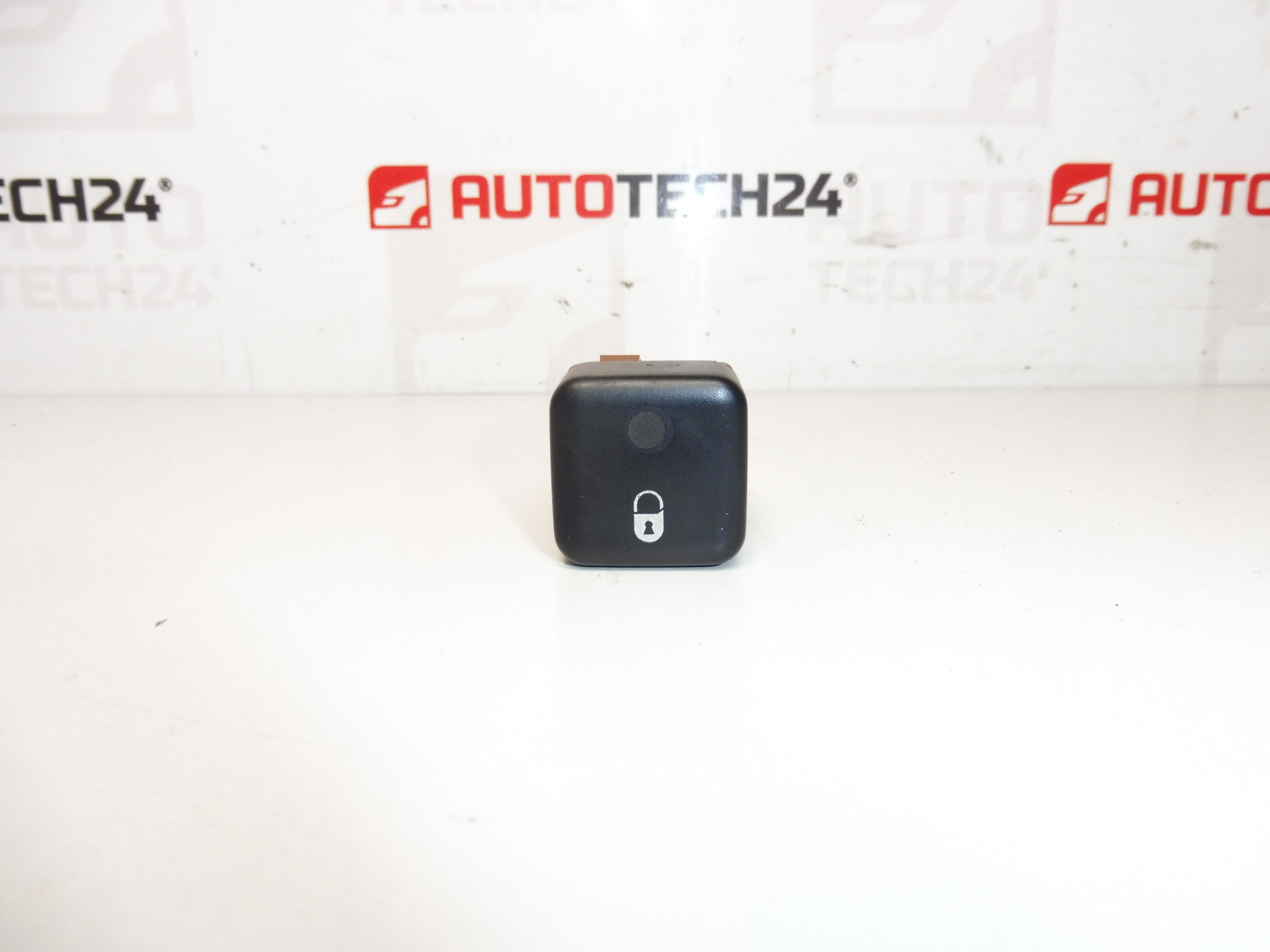 Citroën Peugeot Lukitusohjain 9256075999 6490H9