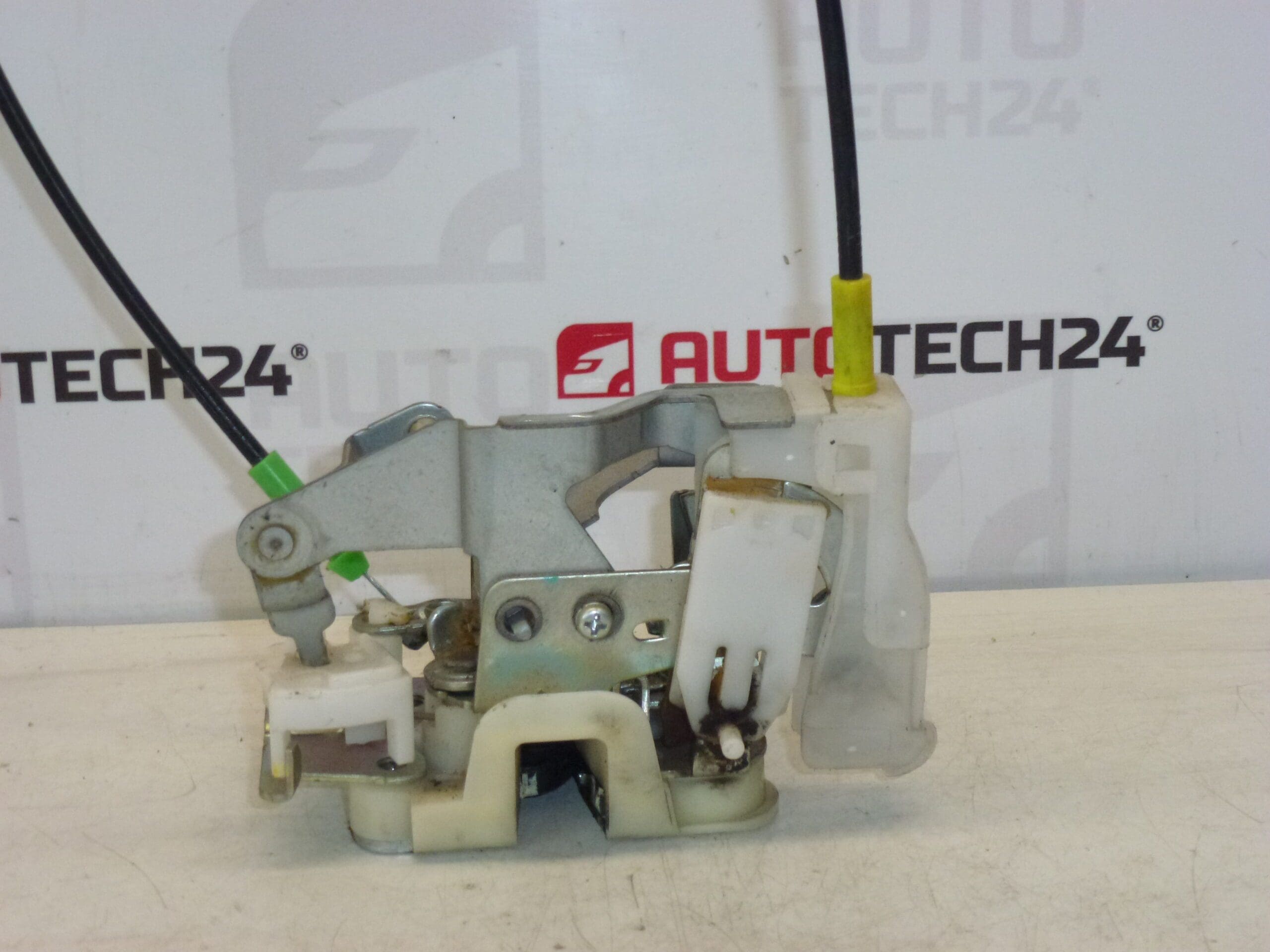 Oikea takaoven lukko Citroën C1 Peugeot 107 9138G4