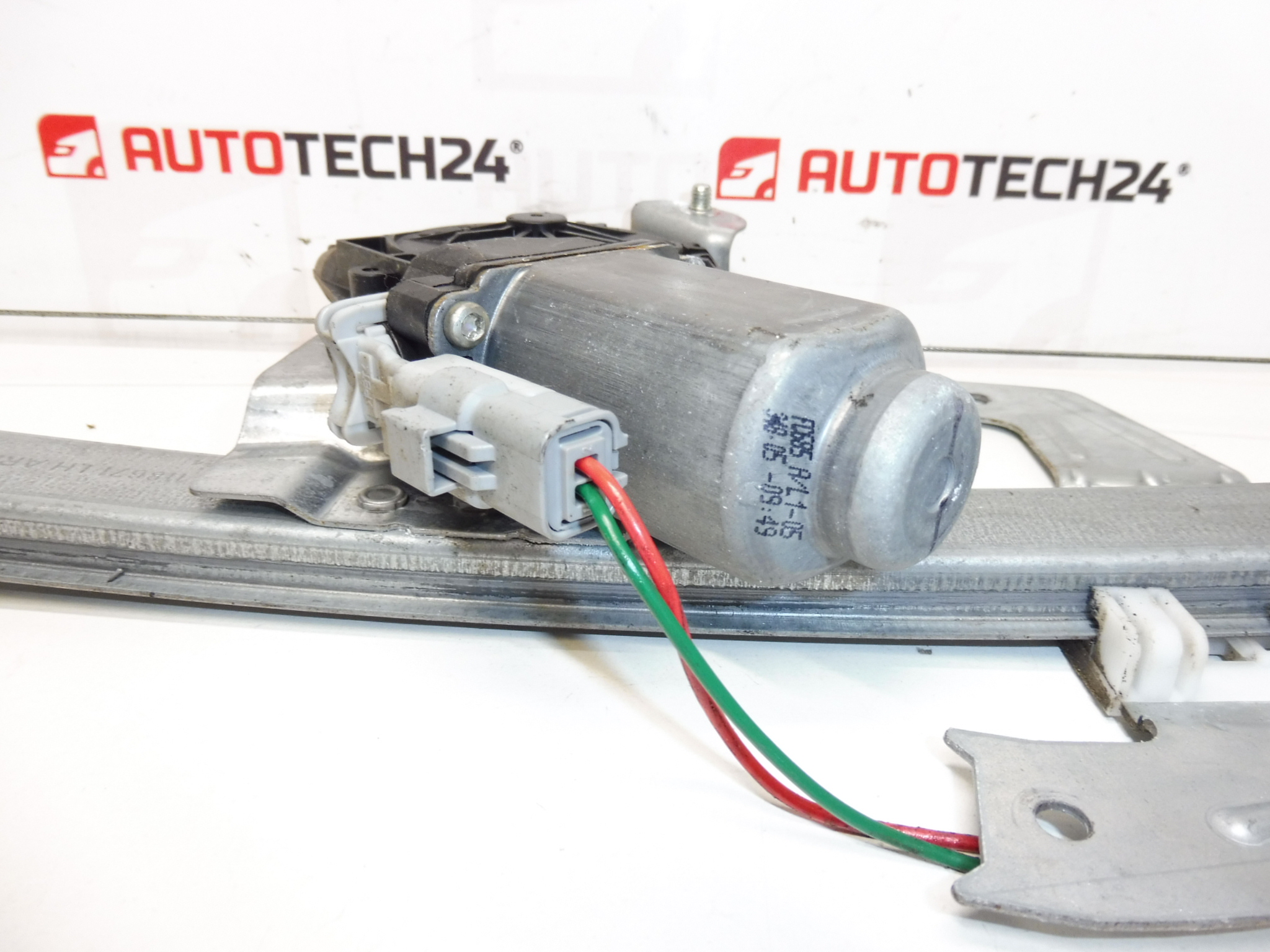 Citroën C1 Peugeot 107 Vasen etuikkuna Lataa 9221T8