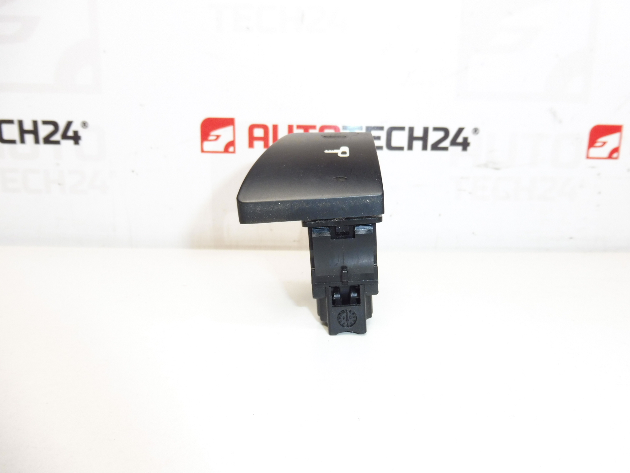 Peugeot 307 keskuslukitusohjain 96366684XT 96366604XT