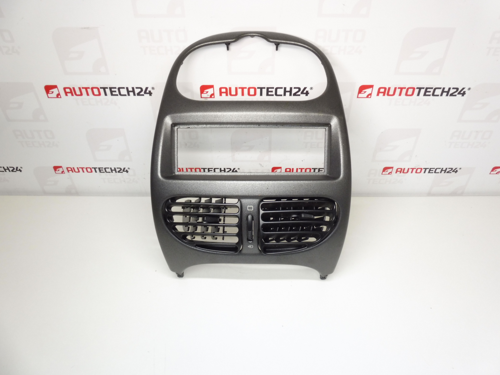 Peugeot 206 radiorunko tuulettimilla 8211C5