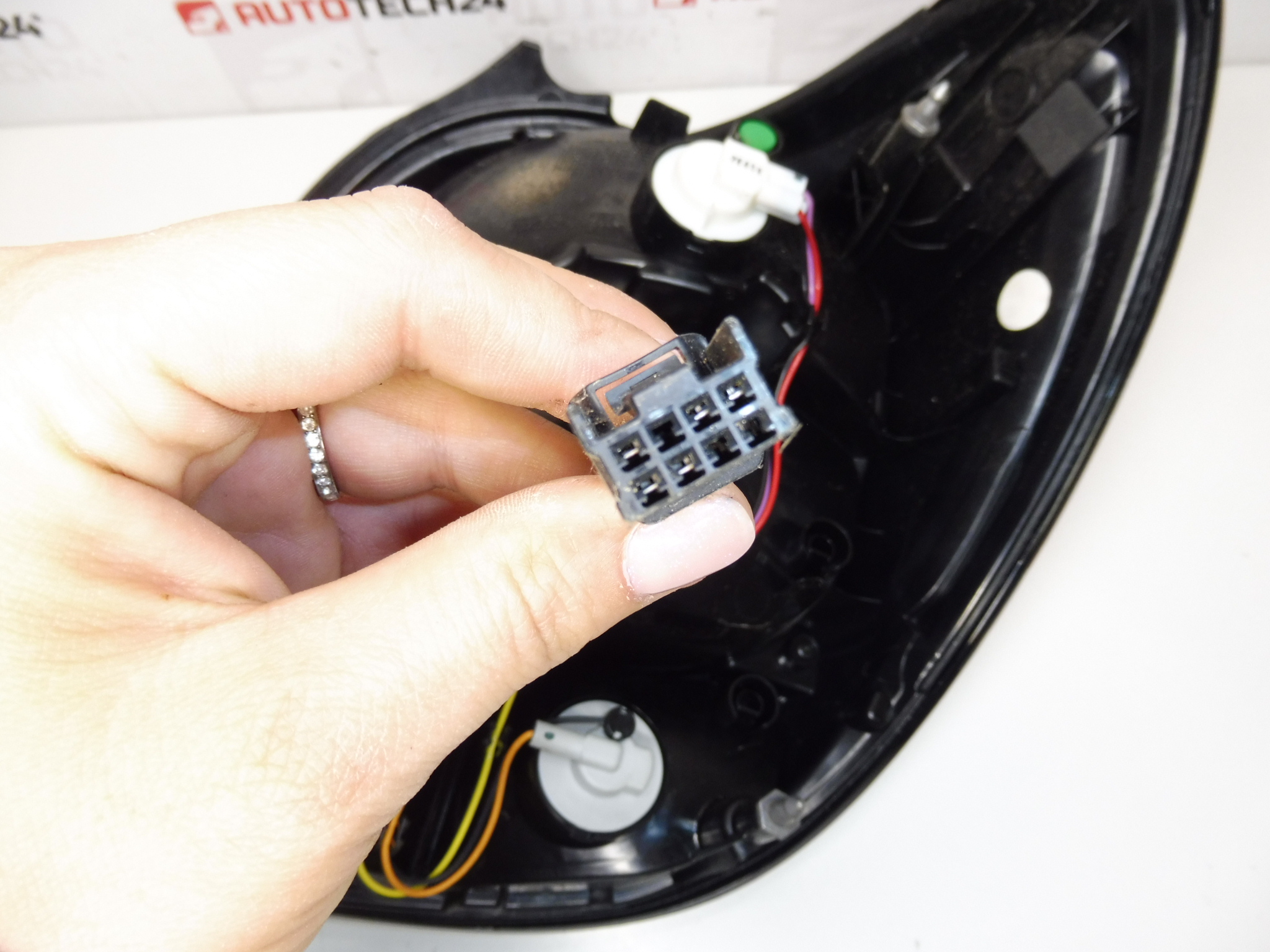 Vasen takavalo Citroën C1 II 81560-0H152 B001031980