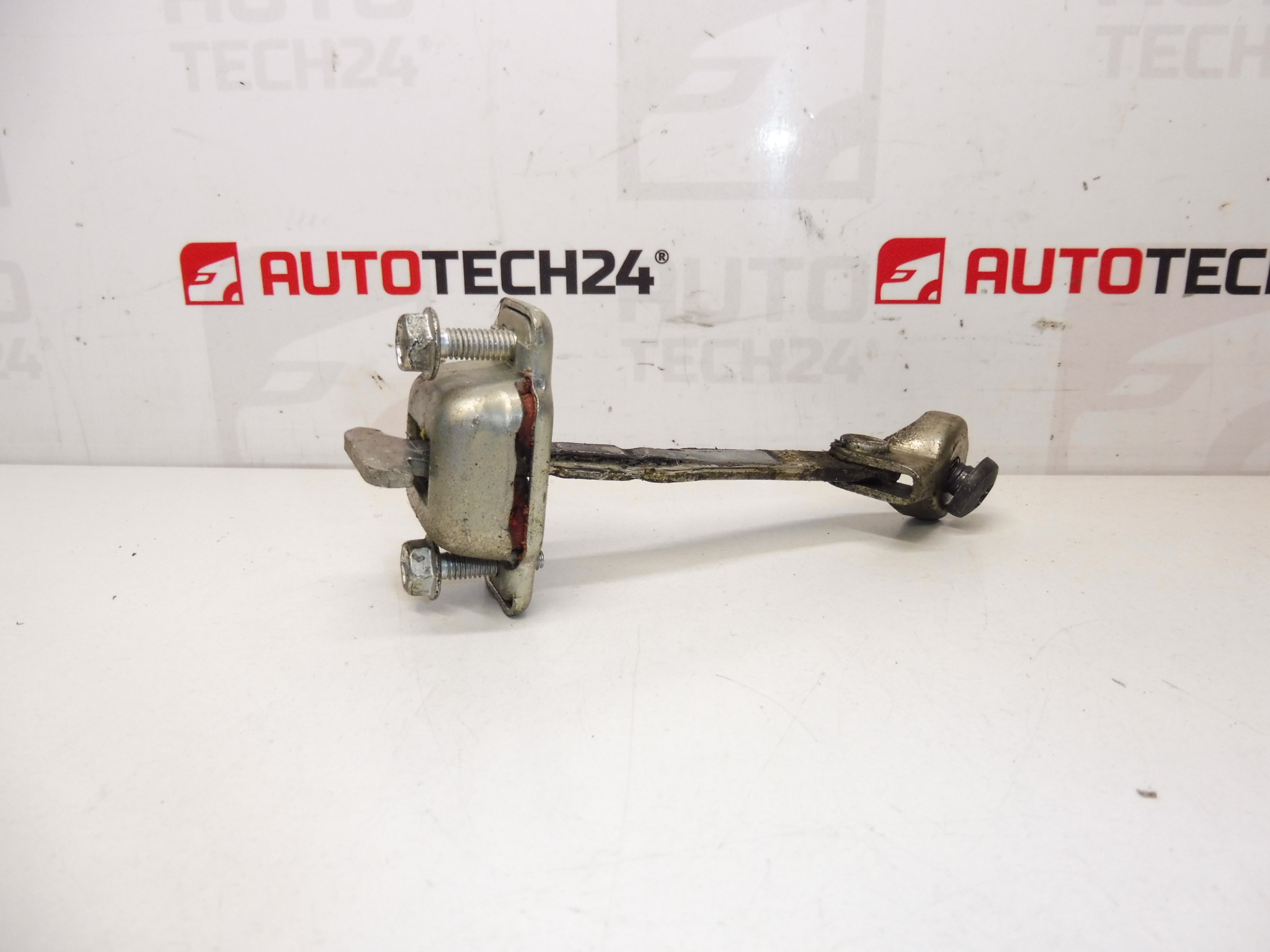 Oven pysäytin Citroën C1 Peugeot 107 9181J7 B000760180