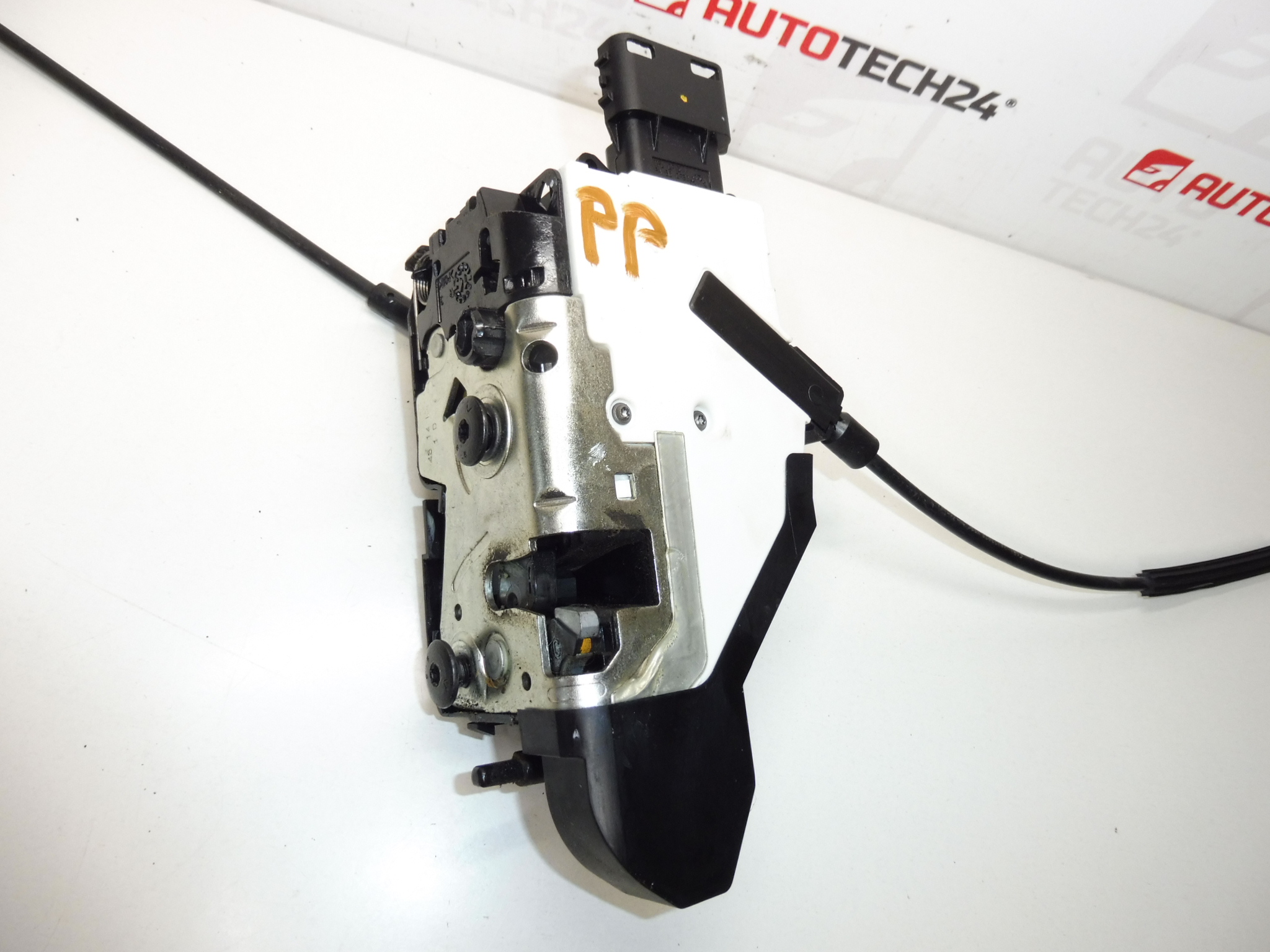 Oikea etuoven lukko Citroën C3 Picasso 9136FH