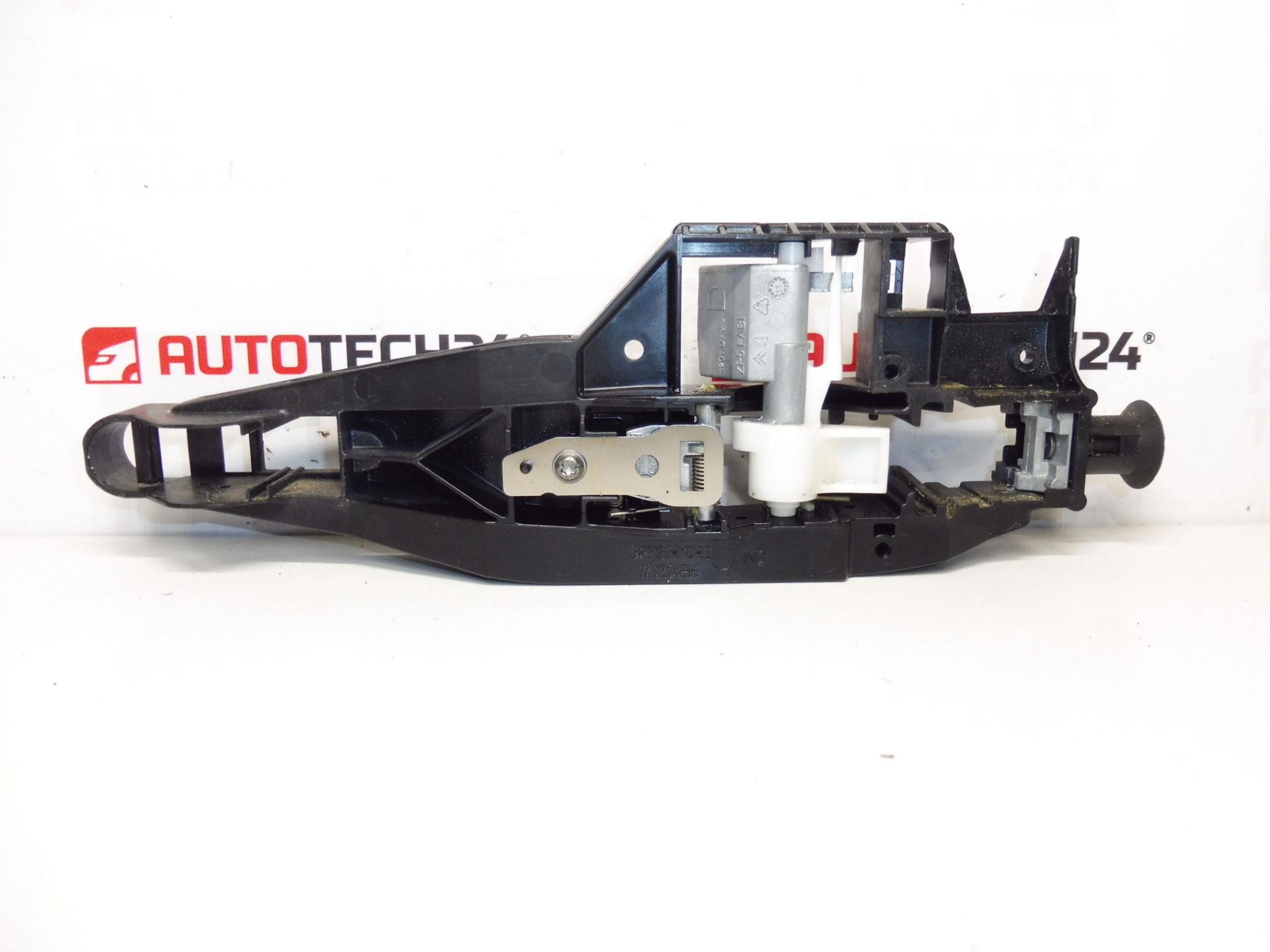 Citroën C3 Picasso vasemman takaoven kahvan kiinnitys 9109E8