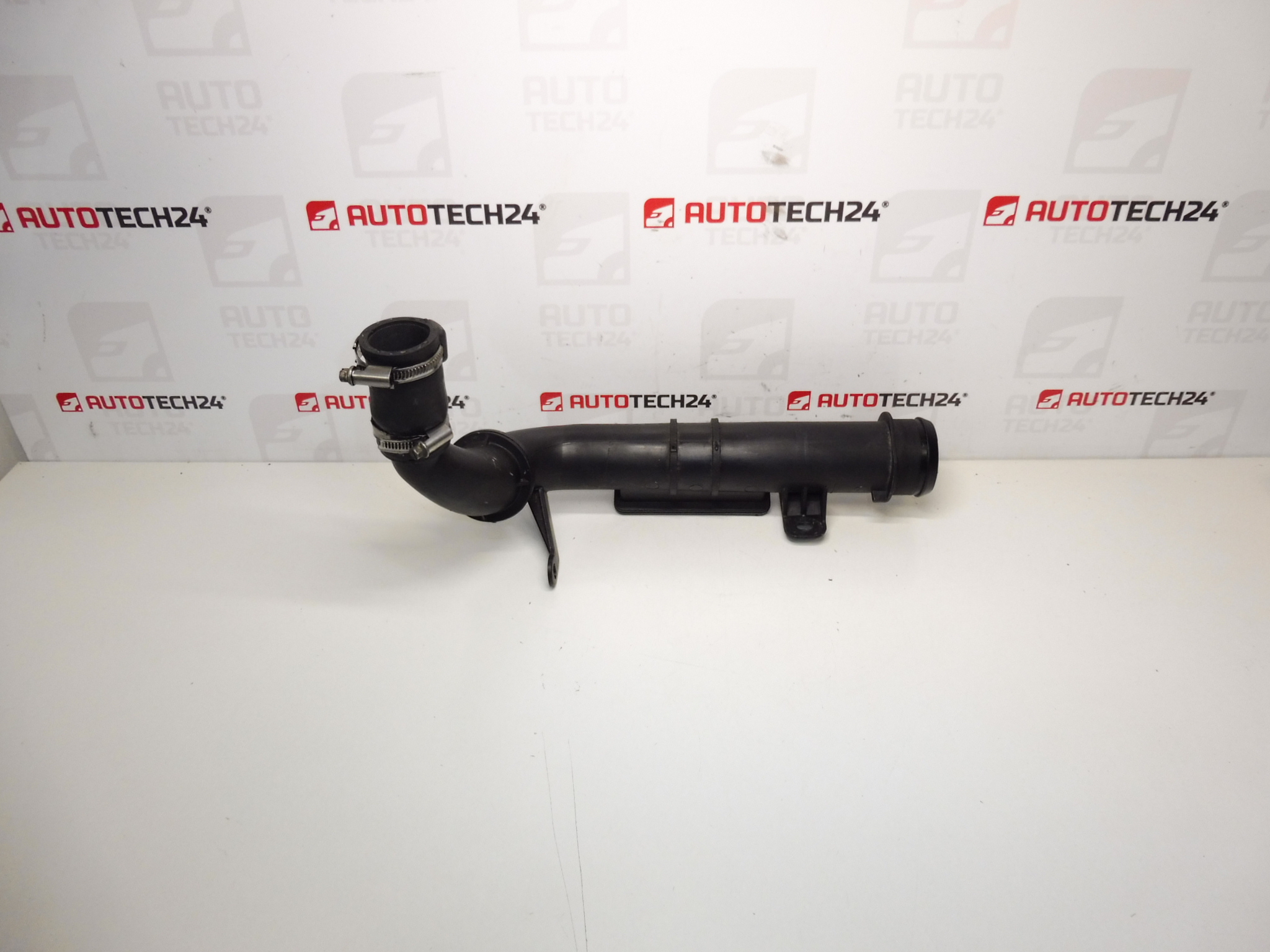 Citroën Peugeot 2.0 HDI 0382HE turboilmaliitäntä