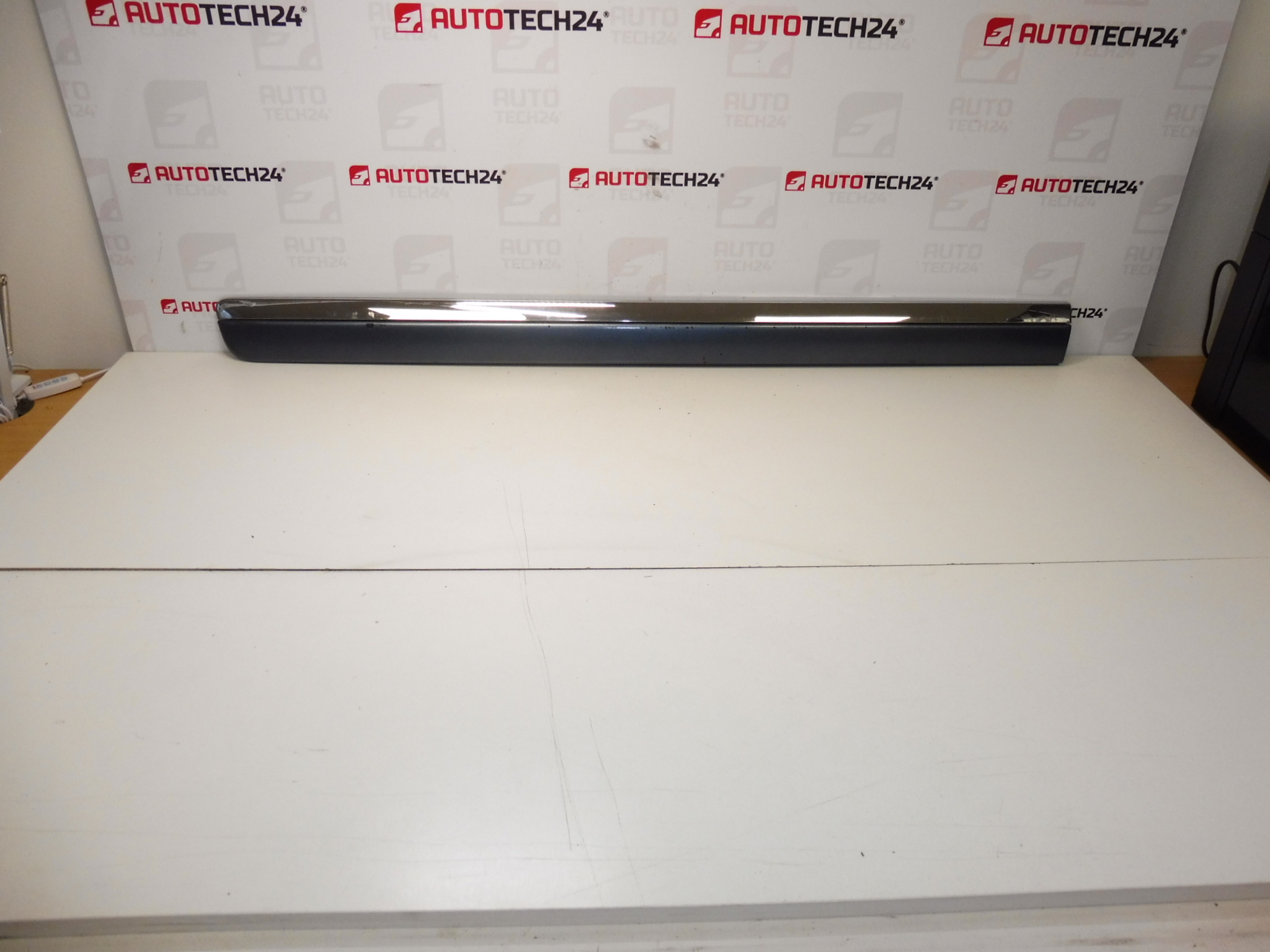 Oikean takaoven lista Citroen C8 Peugeot 807 EZW 1401029677 8546W3