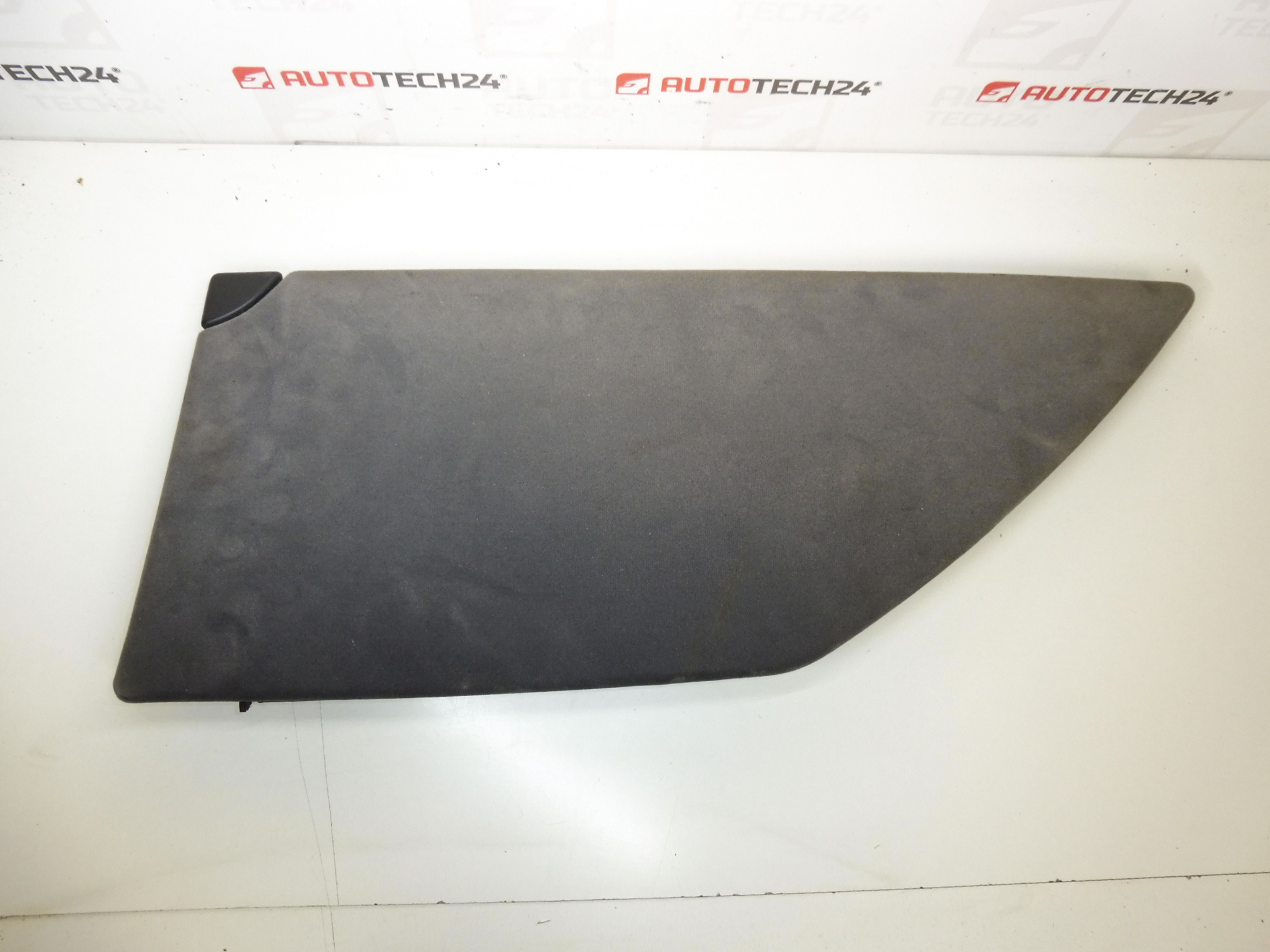 Käsinekotelon ajurin kansi Citroën C8 Peugeot 807 8218TQ