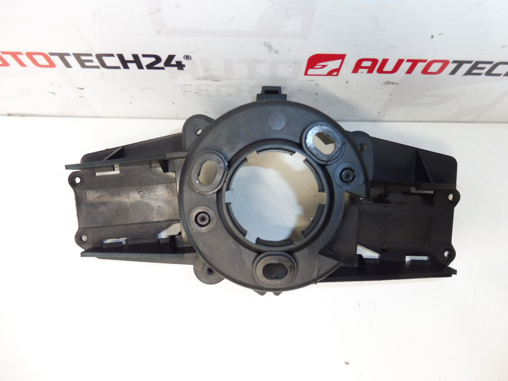 Ohjainpidike ohjauspyörän alla Citroën Peugeot 9624545180 624126