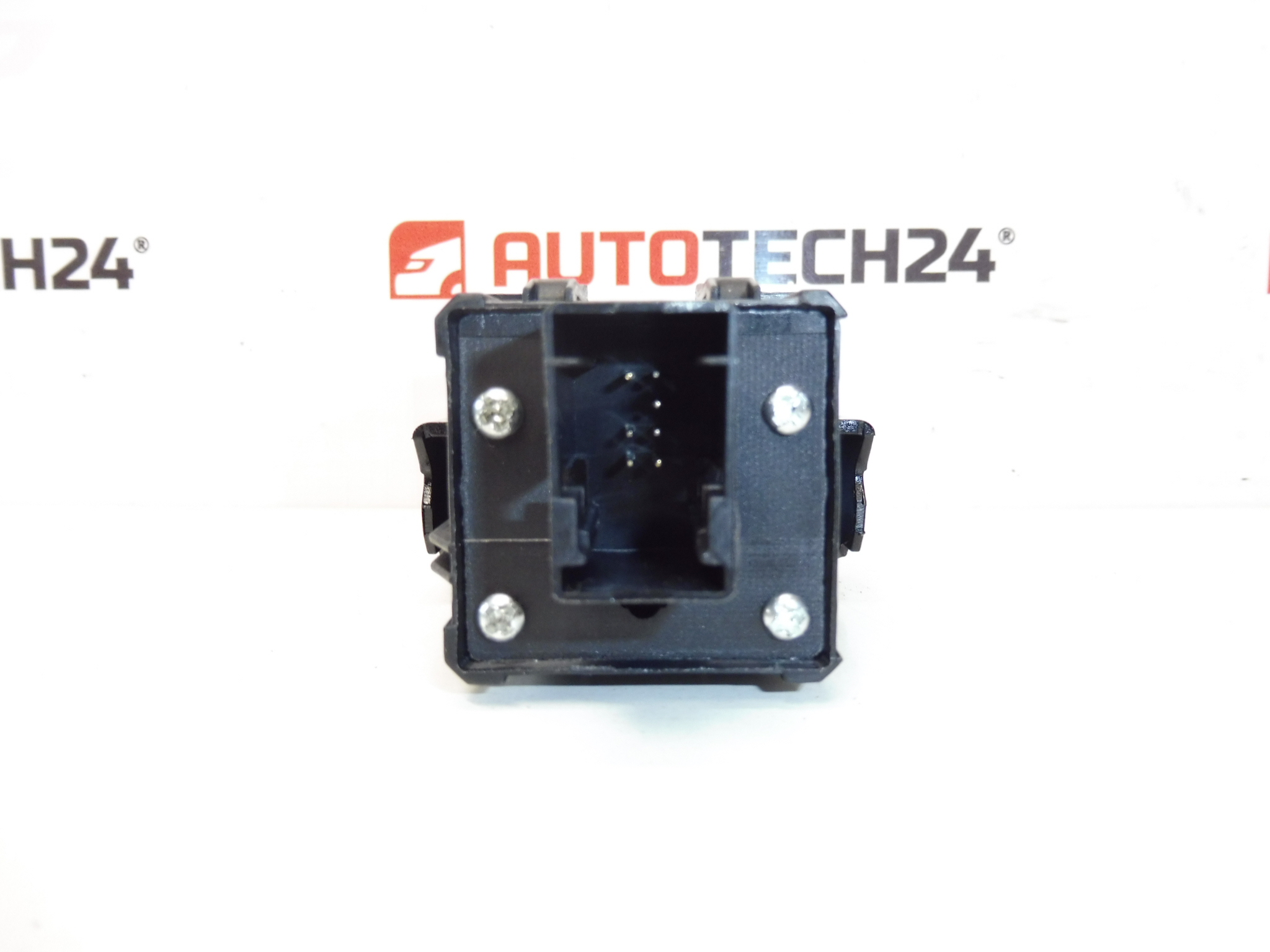 Käsijarrun ohjain Citroën C4 Picasso Peugeot 3008 5008 9666405677 470706 uusi