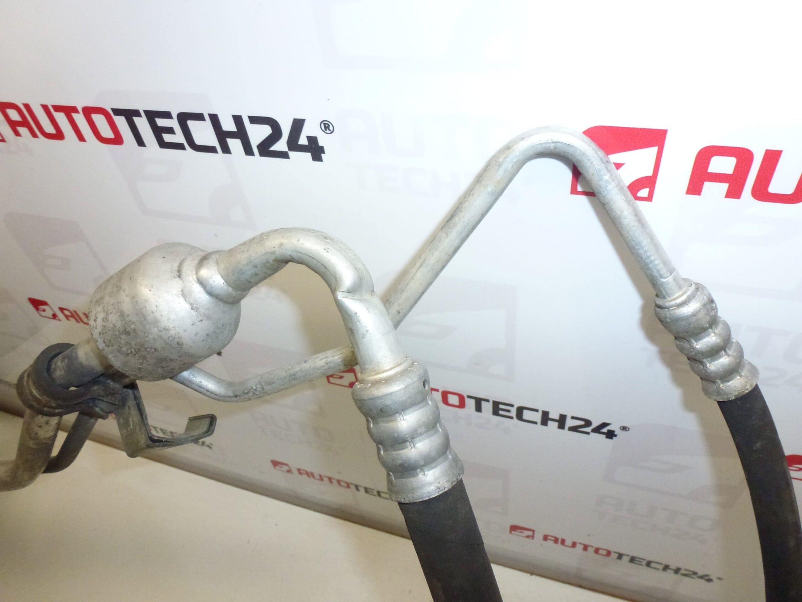 Ilmastointiputki Citroën Peugeot 9644725580 6460CX vaurioitunut toimiva