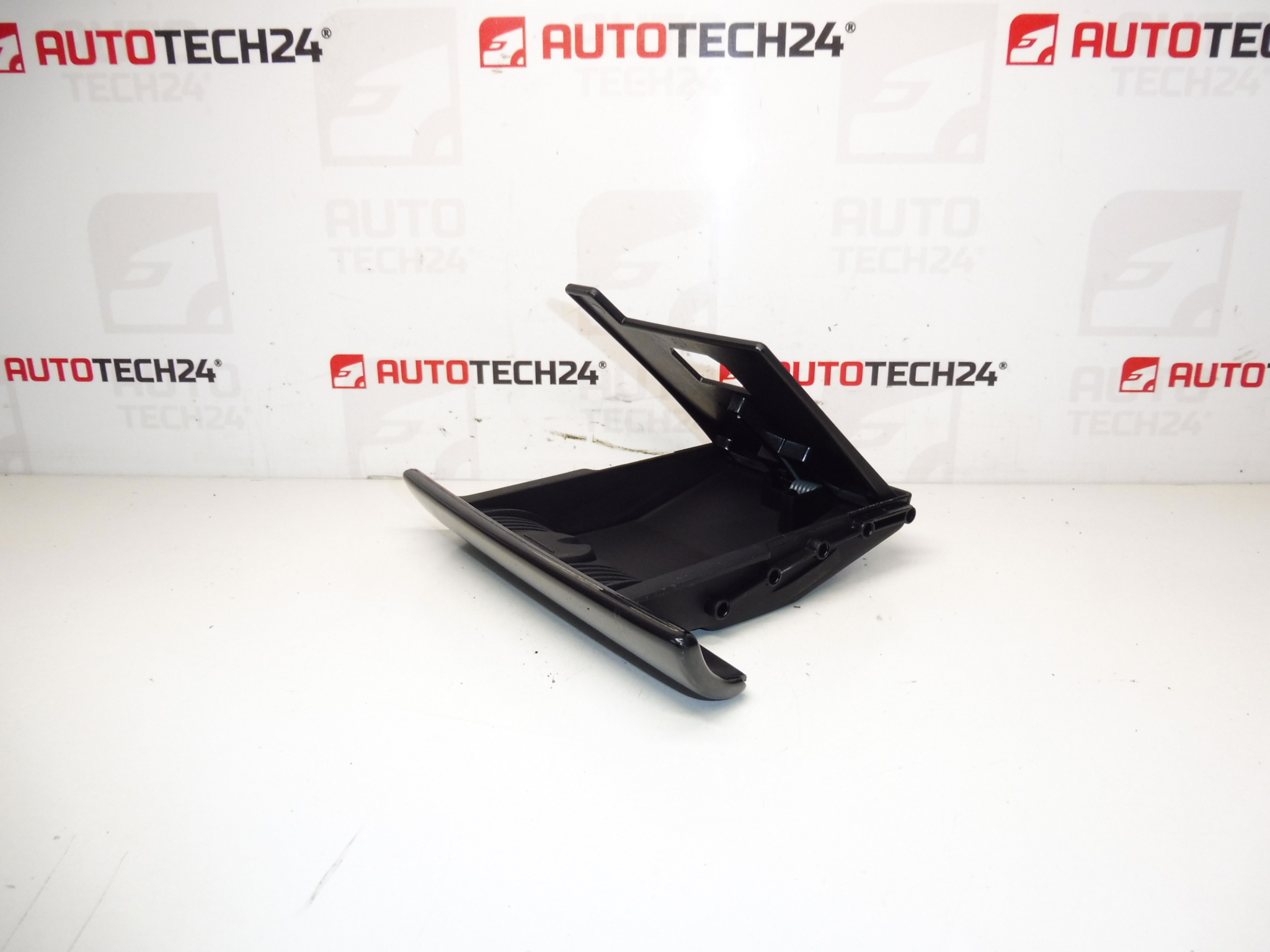 Tuhkakuppi Peugeot 308 9658691077 8230W8